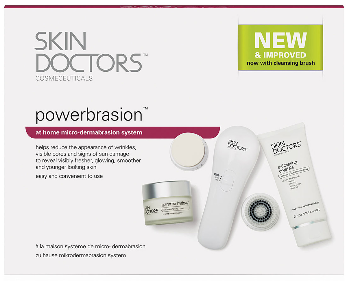 Skin Doctors Полная система для микродермабразии в домашних условиях PowerBrasion2523 Skin Doctors Полная система для микродермабразии в домашних условиях PowerBrasion2523Powerbrasion Micro-Dermabrasion Accelerator Unit - Аппарат для микро-дермабразии.Глубокое отшелушивающее воздействие высокотехнологичного, многофункционального скраба дополнительно усиливается за счет применения аппарата для микродермабразии. Вибрирующие головки этого компактного, работающего от батарейки устройства распределяют кристаллы скраба по обрабатываемой поверхности кожи, интенсифицируя тем самым эффект эксфолиации. Массажное действие аппарата для микро-дермабразии также способствует улучшению кровообращения, благодаря чему к поверхности кожи поступает больше питательных компонентов, и кожа выглядит лучше. Exfoliating Crystals - скраб интенсивный для обновления кожи, 100 мл. Ороговевший и тусклый верхний слой отмерших клеток устраняется под воздействием глубокого пилинга, осуществляемого высокотехнологичными шлифующими кристаллами. Мульти-активный и вместе с тем очень щадящий скраб содержит микроинкапсулированные прутики из оксида алюминия (Корунд), таким образом Вы получаете все достоинства эффективного пилинга без жесткого воздействия или повреждения Вашей кожи. Так же содержит Масло Австралийского Чайного дерева, обладающего многими целебными свойствами, увлажняющие компоненты и антиоксиданты, защищающие кожу от негативного воздействия окружающей среды.Gamma Hydroxy - обновляющий крем против рубцов, морщин, различных нарушений пигментации и других видимых признаков увядания кожи лица, 50 мл.После удаления верхнего слоя открывается молодая сияющая кожа. Но на этом процесс омоложения не заканчивается. Для получения действительно впечатляющих результатов требуется химически активный пилинг-эксфолиант, воздействующий также на более глубокие кожные слои. С этим заданием отлично справляется крем для обновления поверхности кожи Gamma Hydroxy. Крем содержит гликолевую, молочную, салициловую кислоты, благодаря которым он имеет непревзойденный отшелушивающий и регенерирующий эффект. Щетка очищающая (насадка)1шт, мягкий отшелушивающий спонж 1 шт.Товар сертифицирован.