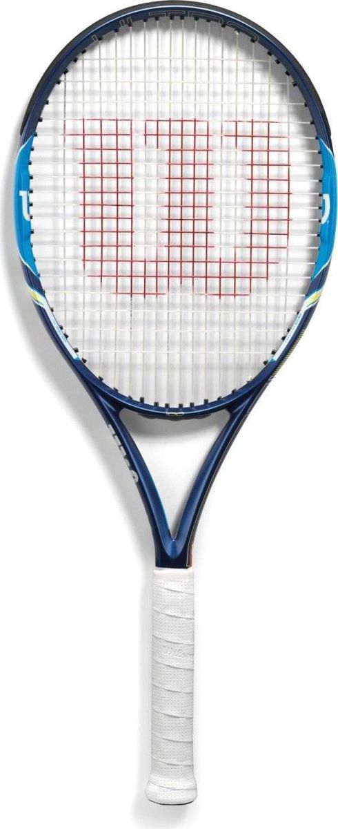 Ракетка теннисная Wilson Ultra 100, цвет: синийWRT72970U3 Ракетка теннисная Wilson Ultra 100, цвет: синийWRT72970U3Теннисная ракетка Wilson Ultra 100 Team была разработана производителем специально для любителей и юниоров. Она отличается маневренностью, мощностью и уровнем вращения. Эту ракетку можно выбирать тем, кто предпочитает играть рядом с сеткой или на задней линии. Если вы уже начали делать первые шаги, мечтаете быстро прогрессировать, то остановитесь на этой модели. Она поможет с вашим прогрессом. Для создания ручки производитель использовал уникальный композитный материал. Он достаточно легкий, но при этом отличается высоким уровнем чувствительности.