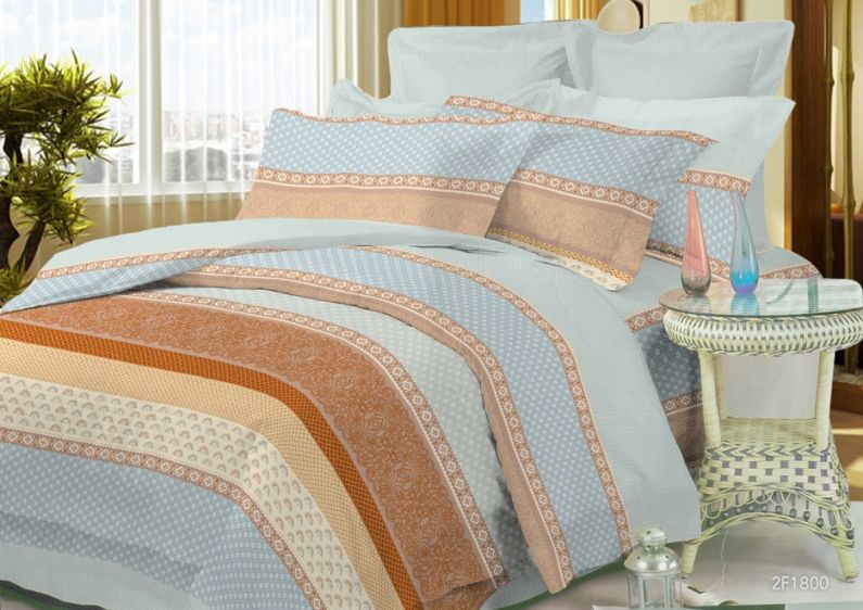 Комплект белья Soft Line, евро, наволочки 50x70, цвет: голубой. 0728707287 Комплект белья Soft Line, евро, наволочки 50x70, цвет: голубой. 0728707287Роскошный комплект постельного белья Soft Line выполнен из качественного плотного сатина и украшен оригинальным рисунком. Комплект состоит из пододеяльника, простыни и двух наволочек.Постельное белье Soft Line подобно облаку сочетает в себе плотность цвета и безграничную нежность фактуры. Это белье обладает волшебной практичностью, а потому оказываться на седьмом небе станет вашим привычным занятием.Доверьте заботу о качестве вашего сна высококачественному натуральному материалу.Сатин - это ткань из 100% натурального хлопка. Мягкость и нежность материала создает чувство комфорта и защищенности. Классический натуральный природный материал делает это постельное белье нежным, элегантным и приятным.
