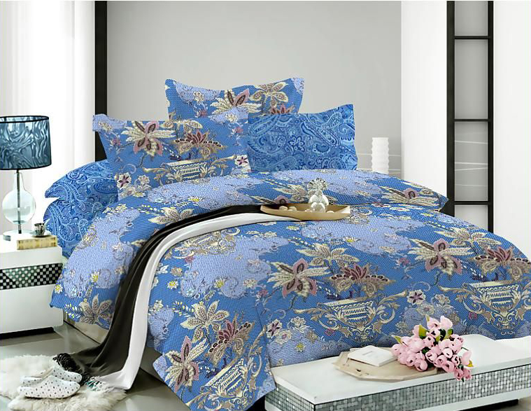 Комплект белья Soft Line, 1,5-спальный, наволочки 50x70, цвет: синий. 0731007310 Комплект белья Soft Line, 1,5-спальный, наволочки 50x70, цвет: синий. 0731007310Роскошный комплект постельного белья Soft Line выполнен из качественного плотного сатина и украшен оригинальным рисунком. Комплект состоит из пододеяльника, простыни и двух наволочек.Постельное белье Soft Line подобно облаку сочетает в себе плотность цвета и безграничную нежность фактуры. Это белье обладает волшебной практичностью, а потому оказываться на седьмом небе станет вашим привычным занятием.Доверьте заботу о качестве вашего сна высококачественному натуральному материалу.Сатин - это ткань из 100% натурального хлопка. Мягкость и нежность материала создает чувство комфорта и защищенности. Классический натуральный природный материал делает это постельное белье нежным, элегантным и приятным.