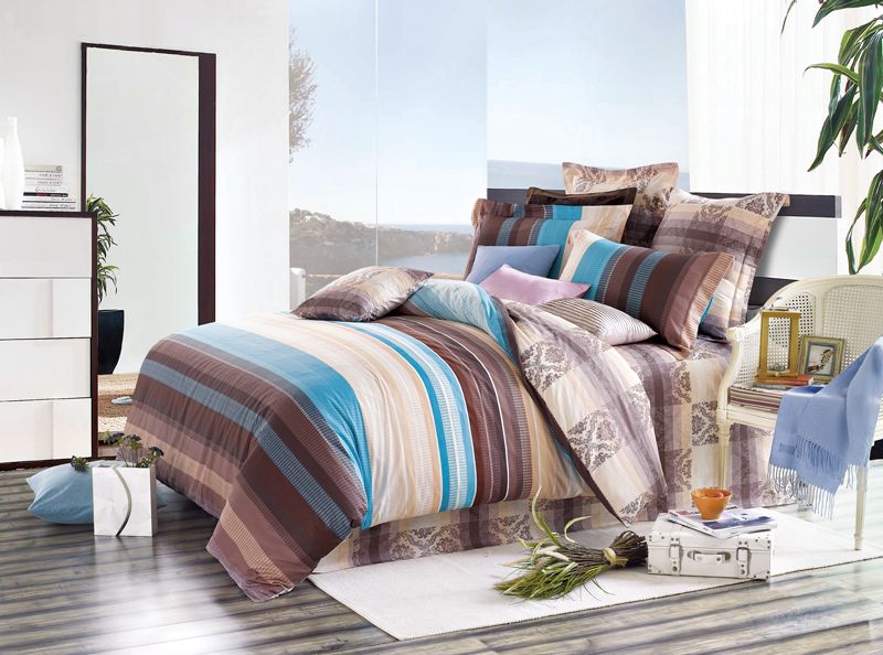Комплект белья Soft Line, 1,5-спальный, наволочки 50x70, цвет: коричневый. 0734007340 Комплект белья Soft Line, 1,5-спальный, наволочки 50x70, цвет: коричневый. 0734007340Роскошный комплект постельного белья Soft Line выполнен из качественного плотного сатина и украшен оригинальным рисунком. Комплект состоит из пододеяльника, простыни и двух наволочек.Постельное белье Soft Line подобно облаку сочетает в себе плотность цвета и безграничную нежность фактуры. Это белье обладает волшебной практичностью, а потому оказываться на седьмом небе станет вашим привычным занятием.Доверьте заботу о качестве вашего сна высококачественному натуральному материалу.Сатин - это ткань из 100% натурального хлопка. Мягкость и нежность материала создает чувство комфорта и защищенности. Классический натуральный природный материал делает это постельное белье нежным, элегантным и приятным.