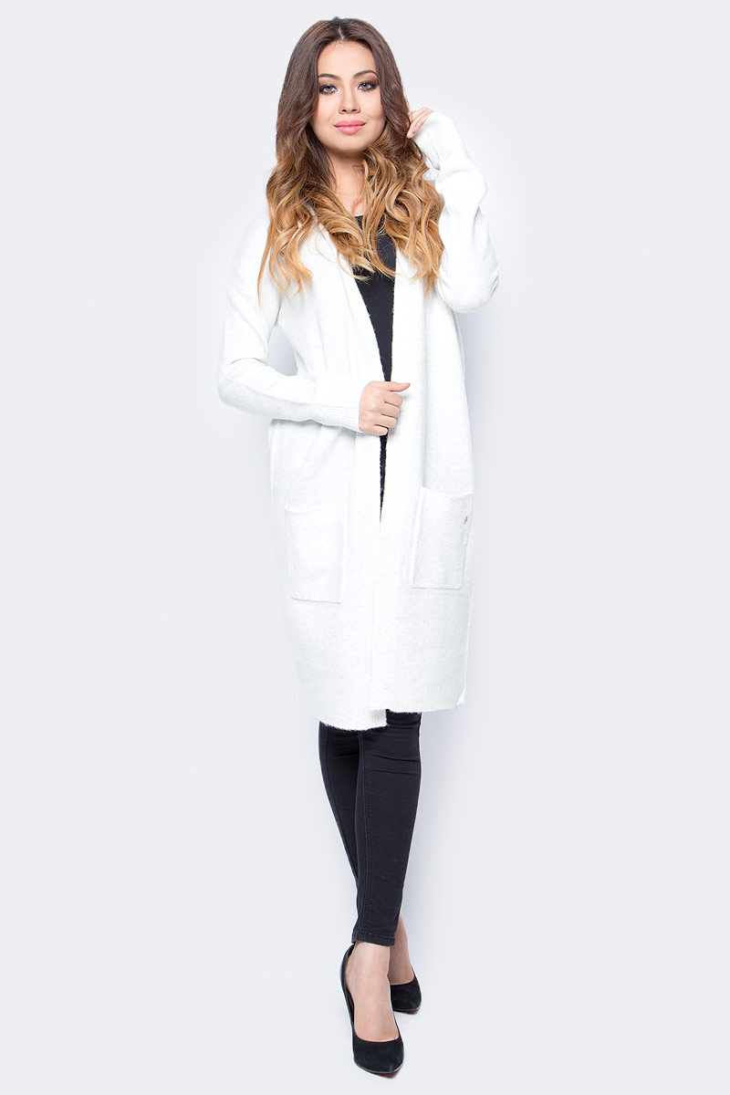 Кардиган женский Tom Tailor, цвет: бежевый. 3055034.00.71_8711. Размер XS (42)3055034.00.71_8711 Кардиган женский Tom Tailor, цвет: бежевый. 3055034.00.71_8711. Размер XS (42)3055034.00.71_8711Стильный женский кардиган Tom Tailor идеально дополнит ваш образ. Выполненный из высококачественного материала, он мягкий и приятный на ощупь, не сковывает движений и хорошо сохраняет тепло. Кардиган с длинными рукавами. Манжеты и низ изделия связаны резинкой. Такой кардиган подчеркнет вашу индивидуальность и подарит вам комфорт в течение всего дня!