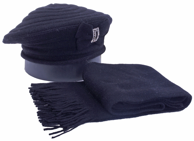 Комплект аксессуаров женский Vittorio Richi: шапка, шарф, цвет: черный. Aut121/61823L-18/17