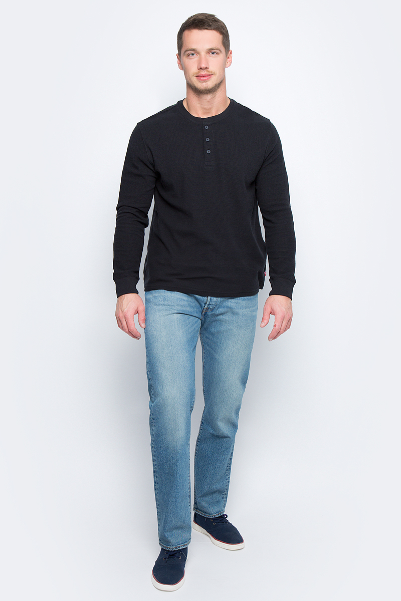 Джинсы мужские Levis® 501, цвет: голубой. 0050123330. Размер 33-34 (50-34)0050123330 Джинсы мужские Levis® 501, цвет: голубой. 0050123330. Размер 33-34 (50-34)0050123330Легендарная модель Levis® 501. Джинсы выполнены из плотной ткани деним весом 12,5 унций. Модель со стандартной посадкой, слегка зауженные к низу брючины и фирменная ширинка на болтах. Имеют классический пятикарманный крой.