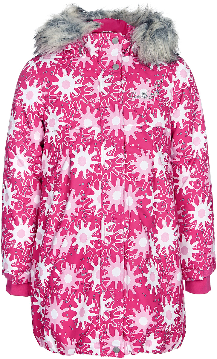 Куртка для девочки Reike Зимние звезды, цвет: фуксия. 394465_WSR fuchsia. Размер 122394465_WSR fuchsia Куртка для девочки Reike Зимние звезды, цвет: фуксия. 394465_WSR fuchsia. Размер 122394465_WSR fuchsiaКуртка для девочки Reike Зимние звезды изготовлена из ветрозащитного, водоотталкивающего, дышащего материала с ярким принтом в виде звезд. Подкладка выполнена из принтованного полиэстера с флисовым подкладом. Куртка с завышенной талией дополнена съемным регулирующимся капюшоном с отстегивающейся меховой опушкой, светоотражающими лентами и элементом на спине в форме звездочки, повторяющим узор принта, а также двумя карманами. На груди оригинальная серебристая вышивка логотипа Reike. Низ куртки присборен резинкой. Рукава на утяжке и ветрозащитная планка на кнопках и липучках по всей длине молнии не допускает проникновения холодного воздуха. Базовый уровень. Коэффициент воздухопроницаемости куртки: 2000гр/м2/24 ч. Водоотталкивающее покрытие: 2000 мм.