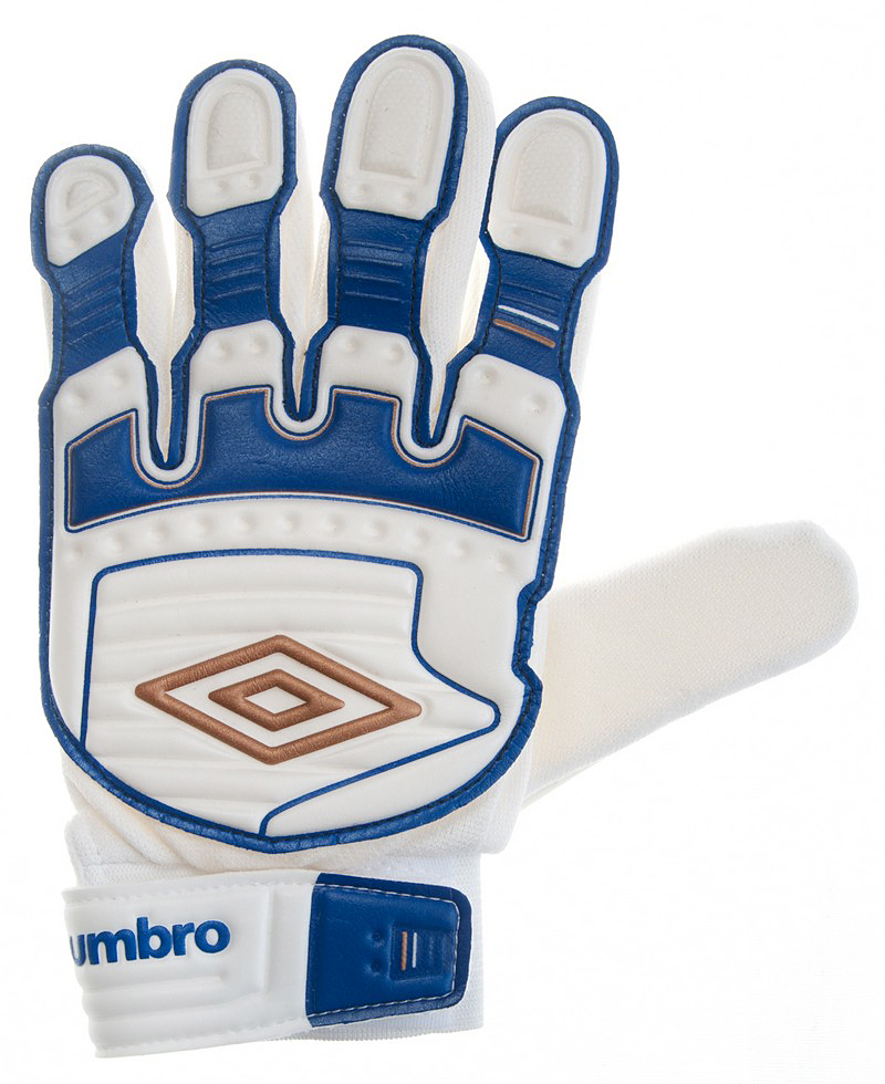 Перчатки вратарские Umbro Stealth Shield Jun Glove, цвет: белый, бронзовый, синий. 503217. Размер 7503217 Перчатки вратарские Umbro Stealth Shield Jun Glove, цвет: белый, бронзовый, синий. 503217. Размер 7503217Перчатки вратарские детские Umbro. Ладонь из латекса. Вставки из сетки для вентиляции. Эмбоссированная защита зоны удара.