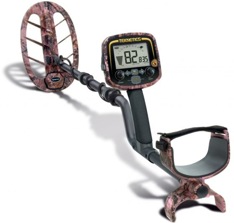 Металлоискатель Teknetics G2+ 11 DD Pink CAMOG2+LTD-P Металлоискатель Teknetics G2+ 11 DD Pink CAMOG2+LTD-PМеталлодетектор Teknetics G2+ 11 DD Pink CAMOTeknetics G2 + 11DD Pink CAMO включает в себя дизайн камуфляжа в розовом цвете и расширенные функции. Теперь вы можете вернуться к тем местам охоты на реликвии и вытащить цели, оставленные другими. Если вы поклонник оригинального G2, вам понравится новый Teknetics G2 + 11 DD Pink CAMO Вы знаете места, каждый из вас собирал их в течение многих лет. Вооружившись Teknetics G2+11 DD, вы можете вернуться к тем старым усадьбам и фондам, которые до сих пор были слишком трудными для завоевания. Он включает в себя возможности аудио и дискриминации, необходимые для поиска сокровищ, скрытых среди железных целейХарактеристики: G2+ 11DD Pink Camo •Частота : 19 кГц•Вес : 2.5 фунтов (1.13 кг)•Гарантия : 5 Лет •Дисплей : Регулируемая Подсветка экрана•Аудио : FeTone - расширенные возможности настройки звука на железные цели•Цель разделения : Железо и мусор•Режимы поиска : статический поиск всех металлов , точечные с индикатором глубины•Баланс Грунта : Автобаланс грунта. •Отстройка грунта в одно касание Заводская Комплектация:•11 DD Эллиптическая водонепроницаемая поисковая катушка•Пинпойнт : в статическом режиме, плюс индикатор глубины