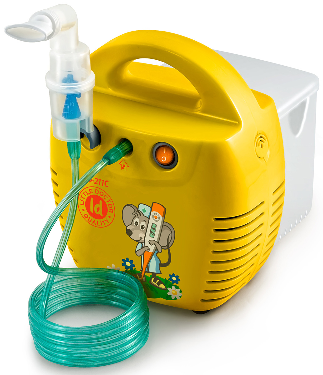 Little Doctor Ингалятор компрессорный LD-211 желтый0001478 Little Doctor Ингалятор компрессорный LD-211 желтый0001478Компрессорный ингалятор LD-211C разработан для лечения заболеваний дыхательный путей и легких. Его легко использовать и в лечебных учреждениях, и в домашних условиях. Модель имеет два цветовых варианта: белый и желтый.При вдохе ингалятор активируется, и его специальная конструкция позволяет получить поток воздуха с высокой концентрацией аэрозоля. При выдохе потери аэрозоля незначительны, что делает процедуру ингаляции качественной и эффективной.Малошумный ингалятор LD-211C отличает возможность использования для ингаляции различных лекарственных средств и их низкий остаточный объем.Благодаря наличию в комплекте прозрачной пластиковой коробки прибор удобно хранить и переносить.Комплект поставки:Компрессор - 1 шт.Небулайзер (муфта, отбойник, верхняя и нижняя часть небулайзера)Отбойник - 1 шт.Маска ингаляционная взрослая - 1 шт.Маска ингаляционная детская - 1 шт.Маска ингаляционная детская (малая) - 1 шт.Насадка для носа взрослая - 1 шт.Насадка для носа детская - 1 шт.Мундштук ингаляционный - 2 шт.Трубка ингаляционная 2 м - 1 шт.Фильтр ингаляционный - 5 шт.Угловой держатель для небулайзера - 1 шт.Пластиковый бокс - 1 шт.Предохранитель 1А 250 В - 2 шт.Инструкция на русском языкеГарантийный талон