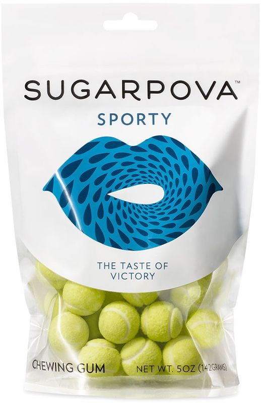 Sugarpova Sporty жевательная резинка, 142 гIS10039 Sugarpova Sporty жевательная резинка, 142 гIS10039Оригинальная жевательная резинка в форме теннисных мячиков обладает настоящим вкусом победы - невероятно сочным, искрящимся, с жизнерадостными и бодрящими лимонно-лаймовыми нотками. Не содержит глютен. Представлена в двух цветовых вариантах - классическом для теннисных мячей ярко-желтом и более романтичном, нежно-розовом. Вес 142 г.Cтрана производитель: Испания.