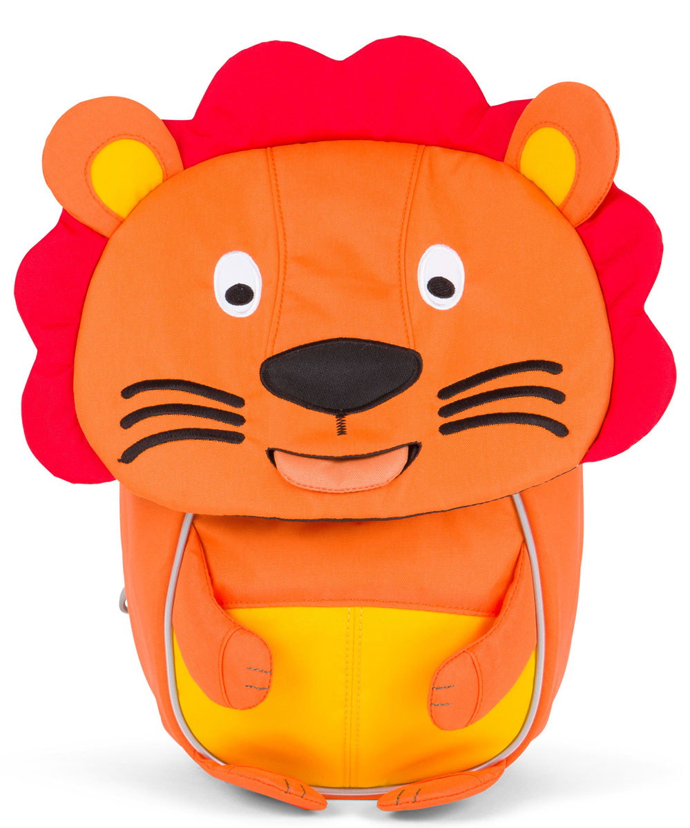 Affenzahn Рюкзак дошкольный Lena LionAFZ-FAS-001-002 Affenzahn Рюкзак дошкольный Lena LionAFZ-FAS-001-002Рюкзак Affenzahn, выполненный из прочного материала, предназначен для детей раннего возраста.У изделия предусмотрена возможность регулировки лямочной системы, в частности, нагрудного ремня по высоте. Рюкзак включает в себя вместительное внутреннее отделение на застежке-молнии с растягивающимся карманом. На ярлыке в виде высовывающегося языка можно написать имя ребенка. Изделие оснащено ручкой для переноски в руках. Светоотражающие элементы на внешней стороне рюкзака повышают безопасность ребенка на дороге в темное время суток.