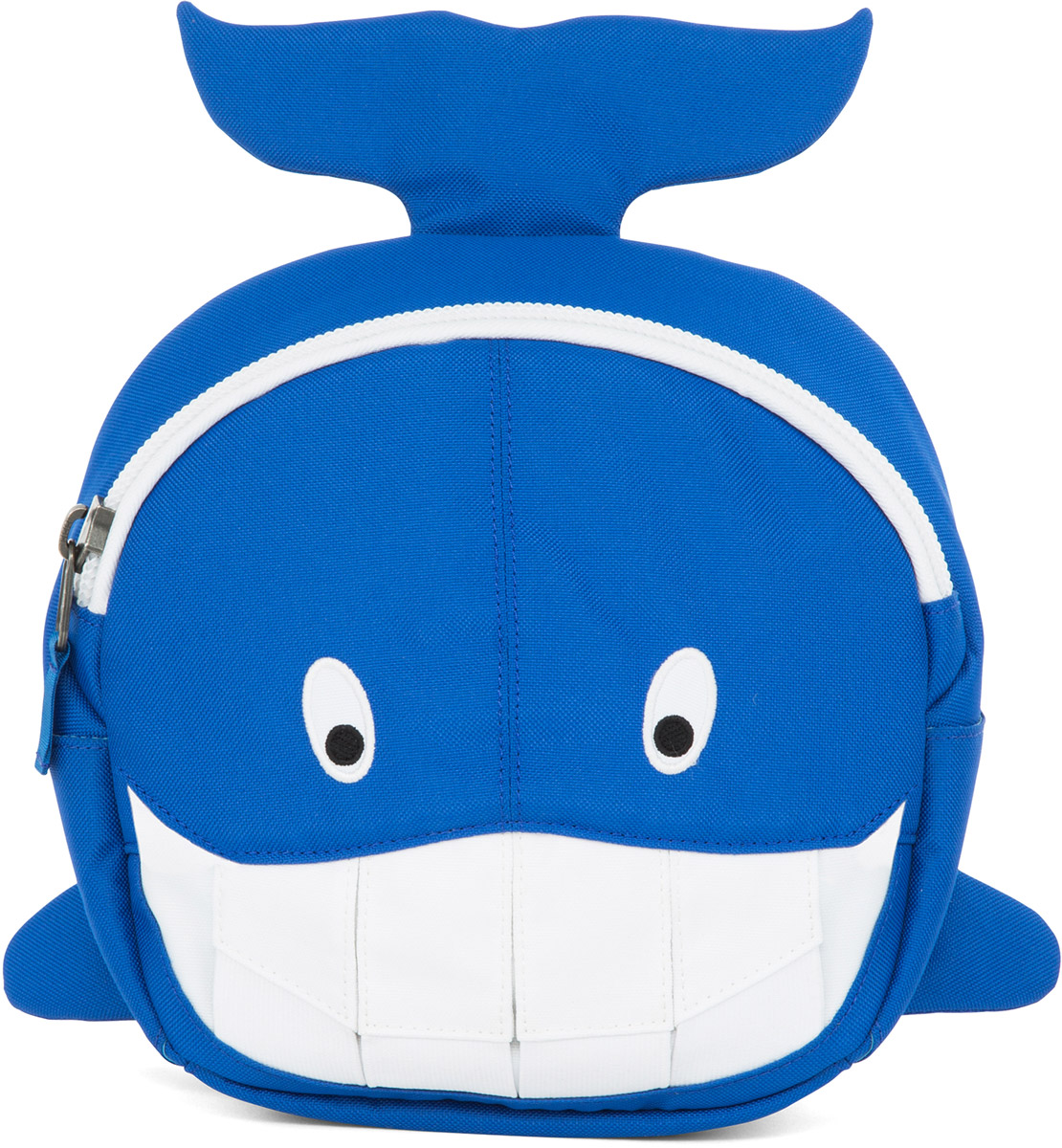 Affenzahn Рюкзак дошкольный Willi WhaleAFZ-FAS-002-015 Affenzahn Рюкзак дошкольный Willi WhaleAFZ-FAS-002-015Рюкзак дошкольный Affenzahn Willi Whale, выполненный из прочного материала с дышащей спинкой, предназначен для детей раннего возраста.Предусмотрена возможность регулировки лямочной системы, в частности, нагрудного ремня по высоте. Рюкзак включает в себя вместительное внутреннее отделение с карманом на резинке, которое закрывается на застежку-молнию. На ярлыке внутри отделения можно написать имя ребенка.Рюкзак оснащен ручкой для переноски и светоотражающими элементами на внешней стороне, повышающими безопасность на улице.