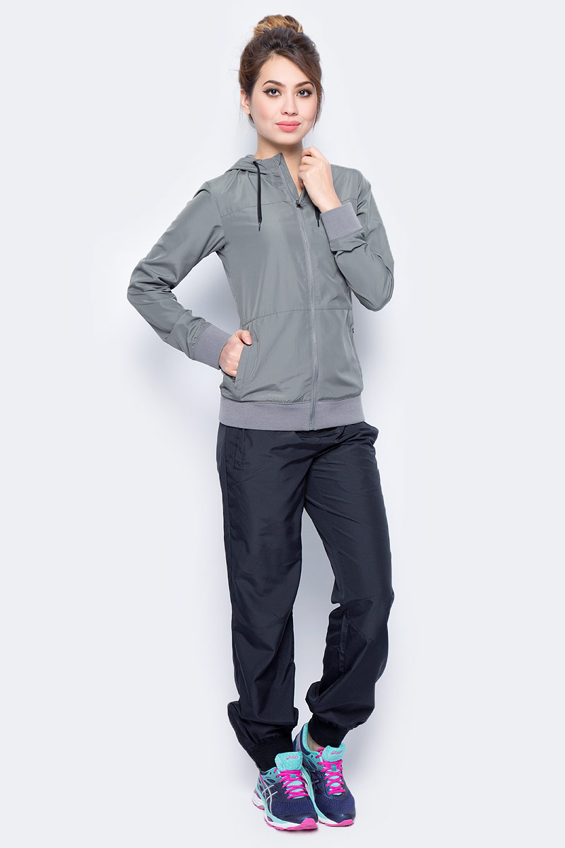 Костюм спортивный женский Asics Suit, цвет: серый, черный. 142916-0729. Размер L (48/50)142916-0729 Костюм спортивный женский Asics Suit, цвет: серый, черный. 142916-0729. Размер L (48/50)142916-0729В костюме Asics Suit вы будете выглядеть стильно, а чувствовать себя невероятно комфортно. Материал гарантирует легкость движений, как при занятиях спортом, так и в повседневной носке. Ветровка с длинными рукавами застегивается спереди на молнию. Модель с капюшоном дополнена двумя прорезными карманами спереди. Манжеты дополнены широкой эластичной резинкой. Спортивные брюки имеют широкую эластичную резинку на поясе.