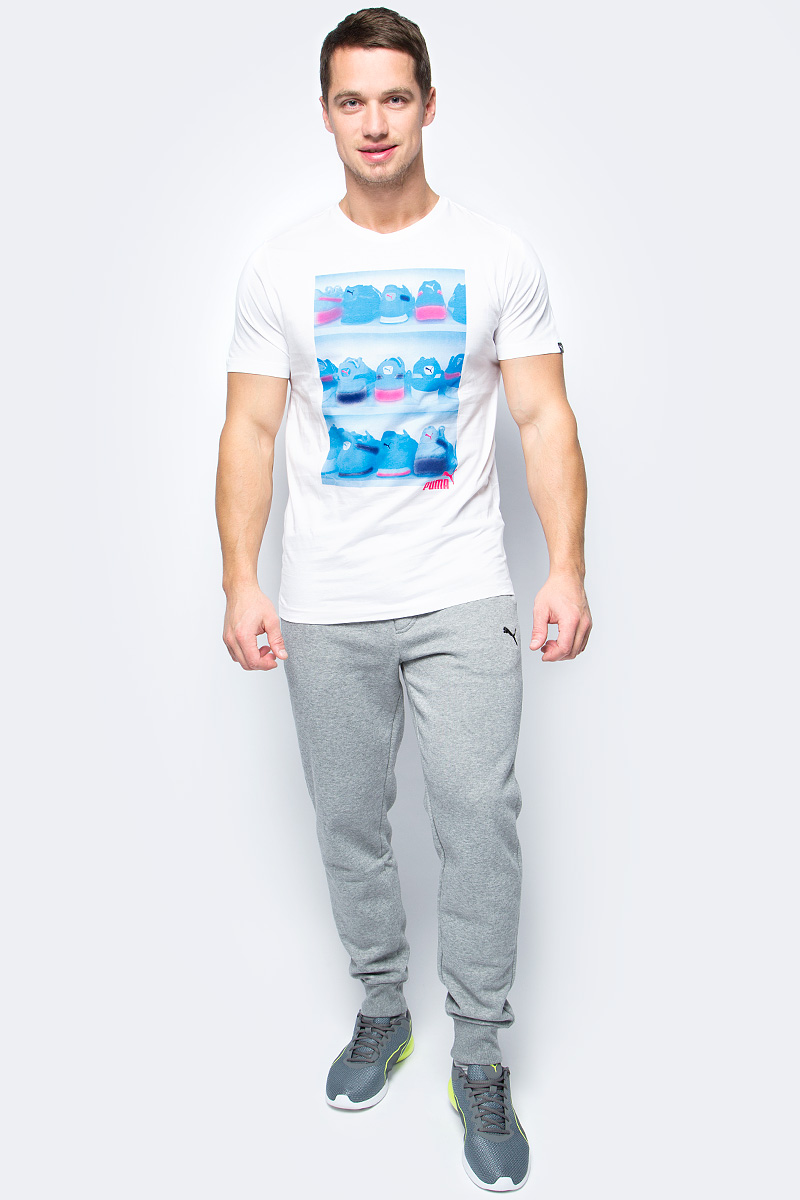 Футболка мужская Puma Sneaker Photo Tee, цвет: белый. 590935_02. Размер XL (50/52)590935_02 Футболка мужская Puma Sneaker Photo Tee, цвет: белый. 590935_02. Размер XL (50/52)590935_02Футболка Sneaker Photo Tee выполнена из чистого хлопка с использованием высокофункциональной технологии dryCELL, которая отводит влагу, поддерживает тело сухим и гарантирует комфорт. Ворот выполнен из трикотажа в рубчик. Изделие имеет классический крой, круглый вырез горловины и короткие рукава. Модель декорирована рисунком c прорезиненными деталями и логотипом PUMA.