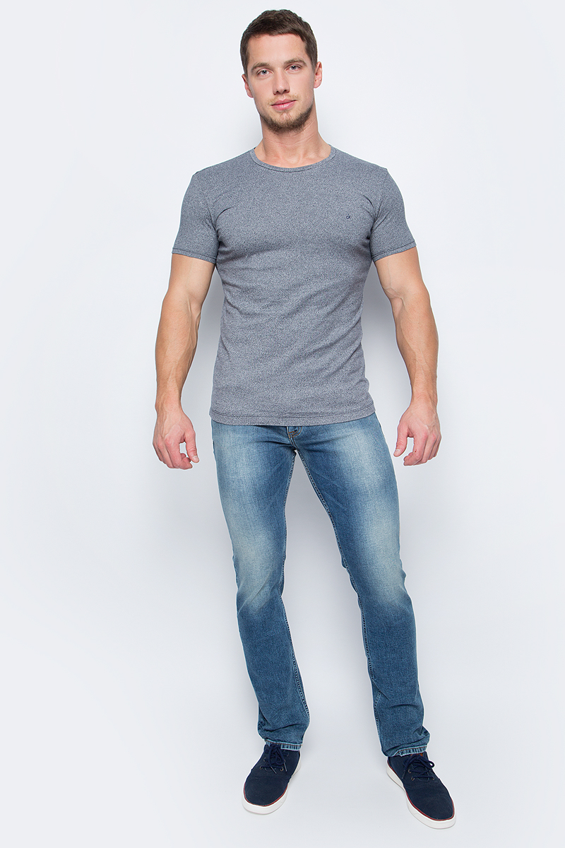 Футболка мужская Calvin Klein Jeans, цвет: серый меланж. J30J306000_1910. Размер XL (48/50)J30J306000_1910 Футболка мужская Calvin Klein Jeans, цвет: серый меланж. J30J306000_1910. Размер XL (48/50)J30J306000_1910Лаконичная мужская футболка Calvin Klein Jeans выполнена из 100% хлопка. Материал очень мягкий и приятный на ощупь. Модель с круглым вырезом горловины и короткими рукавами на груди оформлена вышитым логотипом.