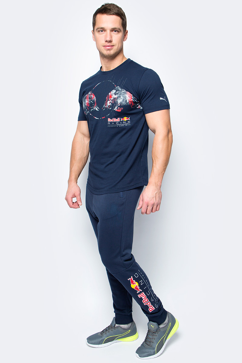 Брюки спортивные мужские Puma RBR Sweat Pants, цвет: темно-синий. 57344201. Размер M (46/48)57344201 Брюки спортивные мужские Puma RBR Sweat Pants, цвет: темно-синий. 57344201. Размер M (46/48)57344201Эти новые фирменные спортивные брюки RBR Sweat Pants предназначены для настоящих энтузиастов автоспорта и фанатов гоночной команды Ред Булл. Логотип RBR нанесен методом термопечати на нижнюю часть штанин. Также модель декорирована набивным логотипом Puma. Боковые карманы на молнии обеспечат надежное хранение ваших вещей. Пояс снабжен затягивающимся шнуром для лучшей посадки по фигуре. Низ штанин снабжен манжетами из кругловязаного трикотажа в рубчик.
