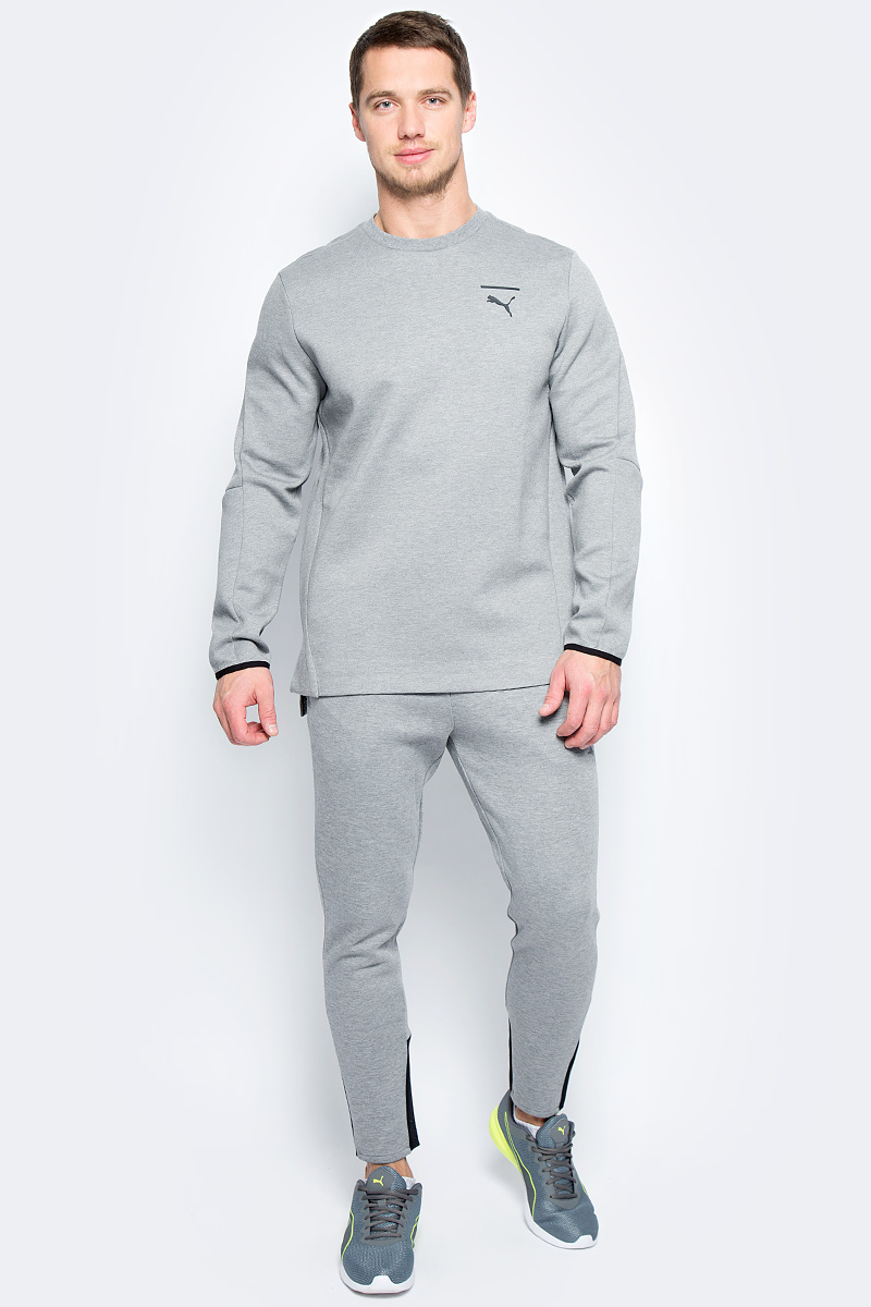 Лонгслив мужской Puma Evo Core Crew, цвет: серый. 57334003. Размер L (48/50)57334003 Лонгслив мужской Puma Evo Core Crew, цвет: серый. 57334003. Размер L (48/50)57334003Модель декорирована графическим набивным рисунком, нанесенным методом печати высокой плотности спереди и сзади. Удобный вырез под горло и манжеты отделаны эластичным трикотажем в рубчик и дополняют оригинальный фасон, совершенно не стесняющий движений. Боковые швы с нахлестом вперед обеспечивают дополнительное удобство, как и удлиненный задний подол, надежно закрывающий поясницу. Изделие имеет комфортную стандартную посадку.