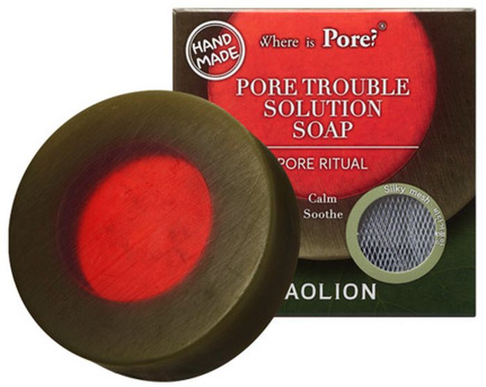 Caolion Мыло для проблемной кожи Pore Trouble Solution Soap, 100 г40148 Caolion Мыло для проблемной кожи Pore Trouble Solution Soap, 100 г40148Натуральное мыло ручной работы бережно очищает кожу от макияжа и загрязнений. Листья камелии, алоэ, экстракт центеллы азиатской успокаивают кожу, а гиалуроновая кислота дарит увлажнение.