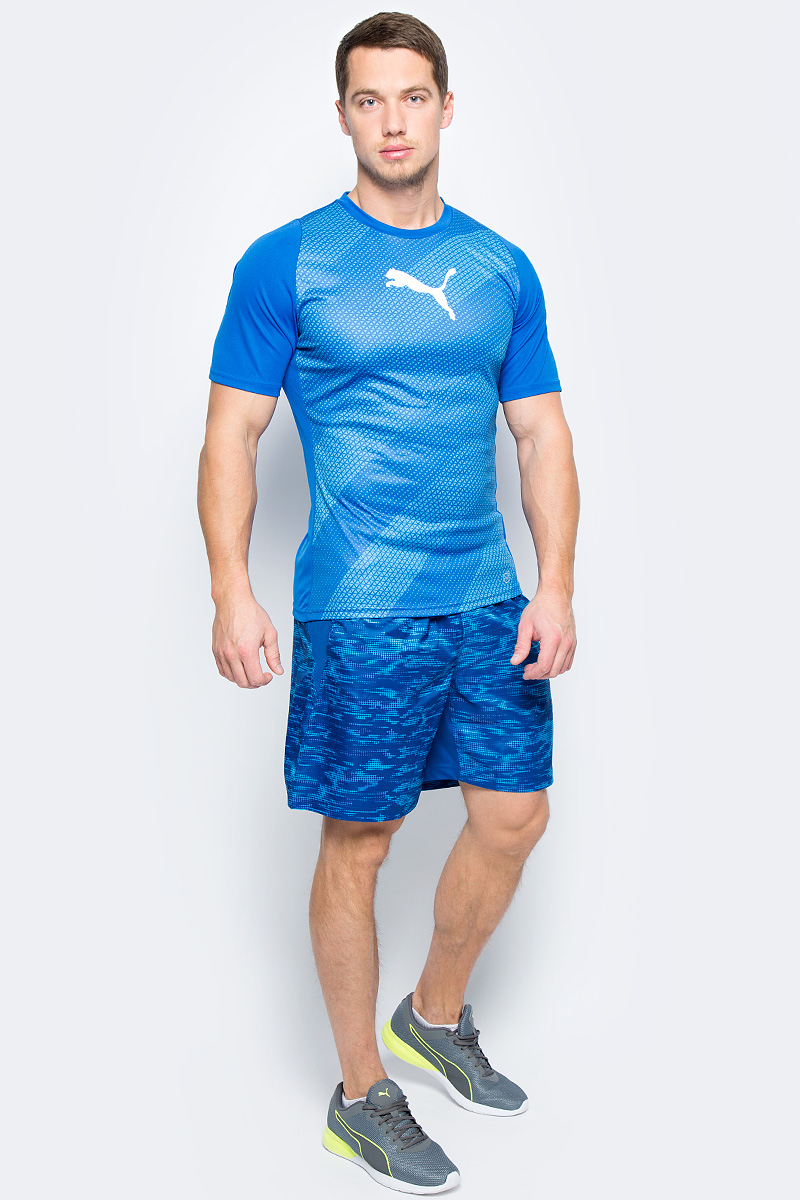 Футболка мужская Puma ftblTRG Graphic Shirt, цвет: голубой. 65535550. Размер S (44/46)65535550 Футболка мужская Puma ftblTRG Graphic Shirt, цвет: голубой. 65535550. Размер S (44/46)65535550Модель декорирована логотипом Puma, нанесенным на правую сторону груди методом термопечати. Она изготовлена с использованием высокофункциональной технологии DryCell, которая отводит влагу, поддерживает тело сухим и гарантирует комфорт во время активных тренировок и занятий спортом. Фасон в обтяжку по фигуре оживляется вставками с графическим рисунком. Отделка спины сетчатым материалом обеспечивает отличную вентиляцию и препятствует перегреву.