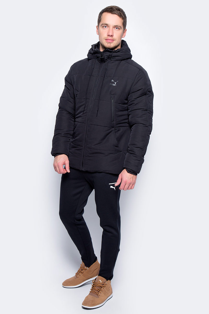 Куртка мужская Puma Archive Logo Padded Jacket, цвет: черный. 57332301. Размер L (48/50)57332301 Куртка мужская Puma Archive Logo Padded Jacket, цвет: черный. 57332301. Размер L (48/50)57332301Модель декорирована набивным логотипом винтажной коллекции Puma с прорезиненными деталями, а также ярлыком с логотипом винтажной коллекции Puma, нашитым на задний подол. Высокий воротник с утепленной подкладкой снабжен затягивающимися шнурами. Внутри имеется петля для вешалки. Фирменные вставки в рукава подчеркивают принадлежность модели популярной серии одежды от Puma для спорта и отдыха. Карманы на молнии спереди вместительны и удобны. Внутренний карман снабжен петлицей для наушников электронного устройства. Отделка манжет эластичным трикотажем в рубчик отлично дополняет оригинальный фасон, обеспечивающий полную свободу движений. Изделие имеет комфортную стандартную посадку.