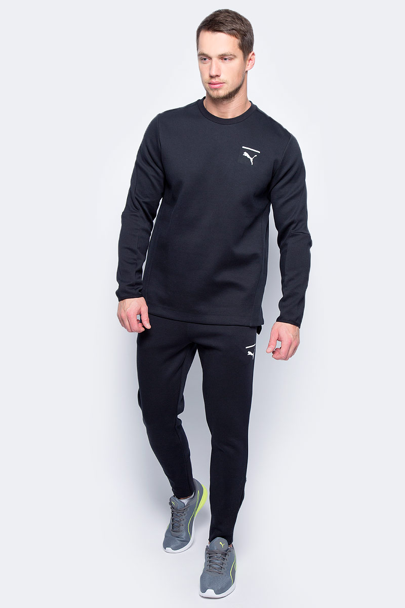 Лонгслив мужской Puma Evo Core Crew, цвет: черный. 57334001. Размер L (48/50)57334001 Лонгслив мужской Puma Evo Core Crew, цвет: черный. 57334001. Размер L (48/50)57334001Модель декорирована графическим набивным рисунком, нанесенным методом печати высокой плотности спереди и сзади. Удобный вырез под горло и манжеты отделаны эластичным трикотажем в рубчик и дополняют оригинальный фасон, совершенно не стесняющий движений. Боковые швы с нахлестом вперед обеспечивают дополнительное удобство, как и удлиненный задний подол, надежно закрывающий поясницу. Изделие имеет комфортную стандартную посадку.