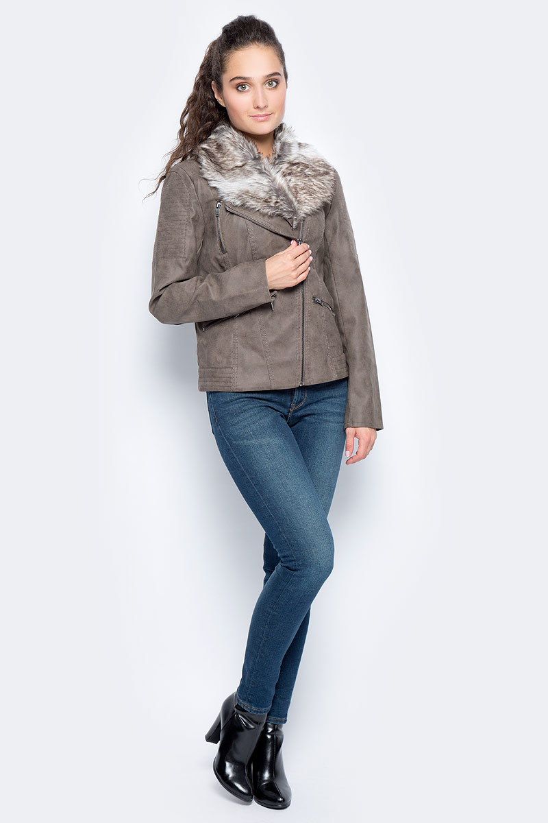 Куртка женская Only, цвет: коричневый. 15137578_Falcon. Размер 40 (46)15137578_Falcon Куртка женская Only, цвет: коричневый. 15137578_Falcon. Размер 40 (46)15137578_FalconСтильная куртка от Only выполнена из искусственной кожи. Модель с длинными рукавами застегивается на асимметричную застежку-молнию и дополнена прорезными карманами на молниях. Воротник оформлен опушкой из искусственного меха. Рукава по низу дополнены молниями.