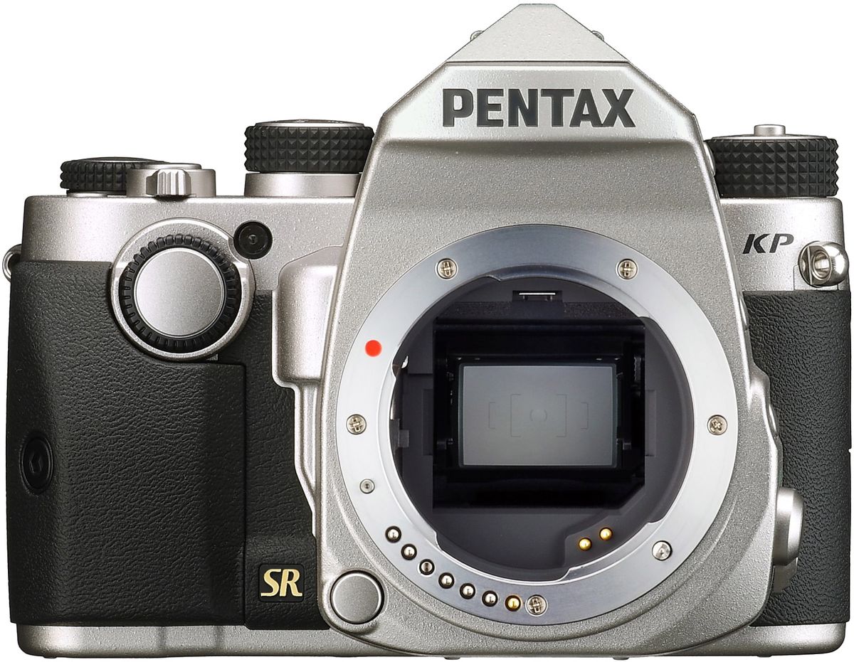 Pentax KP Body, Silver Black зеркальная фотокамера + 3 рукояткиS0016028 Pentax KP Body, Silver Black зеркальная фотокамера + 3 рукояткиS0016028Цифровая зеркальная камера Pentax KP надежно и бережно сохранит для вас красоту неповторимых и захватывающих моментов, которые каждый день дарит нам окружающий мир.Инженеры компании Pentax существенно уменьшили размер корпуса и облегчили вес камеры, поставив во главу угла мобильность — важную характеристику современной фотокамеры.Камера сочетает в себе КМОП матрицу нового поколения с процессором PRIME IV для повышения возможностей съемки на высоких уровнях ISO без появления шумов. Даже при съемке на высоких уровнях чувствительности ISO, Pentax KP захватывает высококачественные реалистичные изображения с богатой градацией цвета и текстур. При любом уровне чувствительности ISO вы получаете изображения превосходного качества.Pentax KP оснащена 5-осевой системой стабилизации SRII (Shake Reduction II), которая компенсирует не только типичные сотрясения фотоаппарата при съемке с рук, но и горизонтальные и вертикальные сдвиги. Камера предоставляет возможность заменить рукоятку для вашего удобства в зависимости от условий съемки, используемых объективов или личных предпочтений.Данная модель оснащена сенсором APS-C нового поколения (24.32 миллиона эффективных пикселей) для создания изображений с высочайшим разрешением. В сочетании с отсутствием сглаживающего (AA) фильтра, это увеличивает способность сенсора захватывать превосходные резкие реалистичные изображения с богатой градацией цвета и текстур. Также обеспечивается высокая скорость считывания информации и богатство полутонов на снимках (разрядность 14 бит на каждый цветовой канал в формате RAW).Pentax KP оснащена инновационной фирменной технологией Shake Reduction II, которая эффективно компенсирует сотрясения камеры и работает с любым установленным объективом. 5-осевая система стабилизации SR II компенсирует не только типичные при съемке с рук сотрясения корпуса фотоаппарата, но и горизонтальные и вертикальные сдвиги (часто случающиеся при макросъемке), а также эффекты покачивания. Благодаря эффективности системы стабилизации изображения до 5 единиц EV камера позволит вам получить максимально четкие изображения в сложных условиях, например, при использовании телеобъектива или съемке в условиях недостаточной освещенности.При съемке движущихся объектов с проводкой система автоматически распознает направление движение камеры и отключает ненужные в данный момент оси стабилизации. Таким образом, работа системы стабилизации SR II будет одинаково эффективна как для обычной съемки, так для съемки движущихся объектов.Система Real-Time Scene Analysis System получая данные от 86 000 пиксельного RGB сенсора замера яркости, оптимизирует параметры экспозиции и выбирает наиболее подходящие настройки для конкретного объекта съемки. В анализе сюжета применяются последние достижения в области искусственного интеллекта, так называемый алгоритм глубокого изучения, что позволяет более детально проанализировать сюжет съемки для выбора оптимальных экспозиционных параметров.Функция брекетинга позволяет с помощью одного нажатия получить три последовательных снимка одной сцены с различными значениями глубины резкости либо скорости затвора, при неизменном значении экспозиции. Функция не требует сложных настроек, таким образом, вы можете полностью сконцентрироваться на объекте съемки и композиции.Корпус камеры создан из легкого и прочного магниевого сплава, который обеспечивает превосходную ударопрочность, а также защищает от электромагнитного излучения. Внутренние элементы смонтированы на прочном стальном шасси, гарантирующем высокую надежность и стабильную работу всех механизмов.Камера оснащена тремя кнопками Fx, которые можно настроить для быстрого доступа к определенным функциям. Помимо этого, пользователь может по своему усмотрению настроить логику работы кнопки AF/AE-L , зеленой кнопки и переднего/заднего управляющего диска.Благодаря приблизительно 100% покрытию кадра, пользователь может оценить всю без исключения композицию будущего снимка. Оптический видоискатель на основе цельнолитой стеклянной пентапризмы, с увеличением 0.95X делает оценку изображения максимально комфортной. Фокусировочный экран Natural-Bright-Matte III позволяет увидеть мельчайшие детали изображения и без труда оценить корректность фокусировки и композиции. Помимо этого, пользователь может самостоятельно установить один из трех опциональных сменных экранов в зависимости от творческих задач.Камера снабжена рядом функций беспроводной передачи данных (Wi-Fi) с камеры на мобильные устройства, такие как планшеты и смартфоны. С помощью фирменного приложения Image Sync, вы сможете передавать сделанные фотографии на мобильное устройство, просматривать их удаленно, а также дистанционно управлять съемкой.