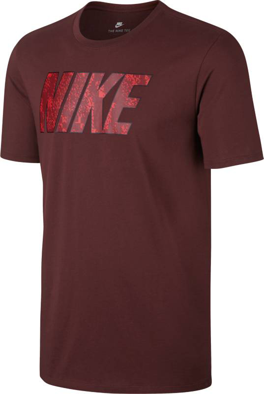 Футболка мужская Nike Nsw Tee Prnt Pk Blk, цвет: бордовый. 874791-619. Размер XL (52/54)874791-619 Футболка мужская Nike Nsw Tee Prnt Pk Blk, цвет: бордовый. 874791-619. Размер XL (52/54)874791-619Мужская футболка Nike Sportswear из мягкого хлопка с вырезом горловины-лодочка и яркой графикой Nike на груди. Мягкая и комфортная хлопковая ткань.