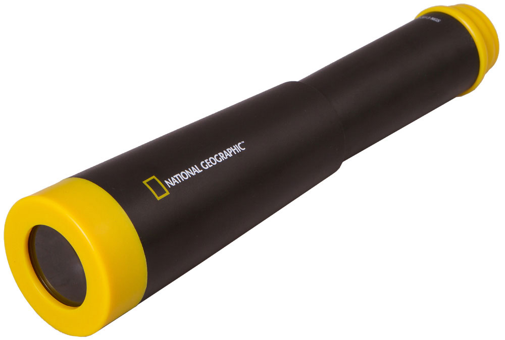 Bresser National Geographic 8x32 зрительная труба69361 Bresser National Geographic 8x32 зрительная труба69361Детская подзорная труба Bresser National Geographic 8x32 дает 8-кратное увеличение и подходит для детального изучения удаленных предметов. Ее можно брать на прогулку или спортивные мероприятия, на концерт или в зоопарк. Зрительная труба может дополнить любую детскую игру, будь то захватывающие приключения пиратов или странствия великих путешественников.Увеличительный прибор ориентирован на детей. Все оптические элементы изготовлены из пластика. Он прочный, не бьется так легко, как стекло, и способен четко передавать краски окружающего мира. Зрительная труба оптимально подходит для детских игр. Она может выдержать падение с высоты, а случайное кратковременное погружение в воду не скажется на качестве изображения. Труба складная и очень мало весит, всего 98 граммов. Это прекрасный игровой аксессуар, который удобно брать с собой в дорогу.