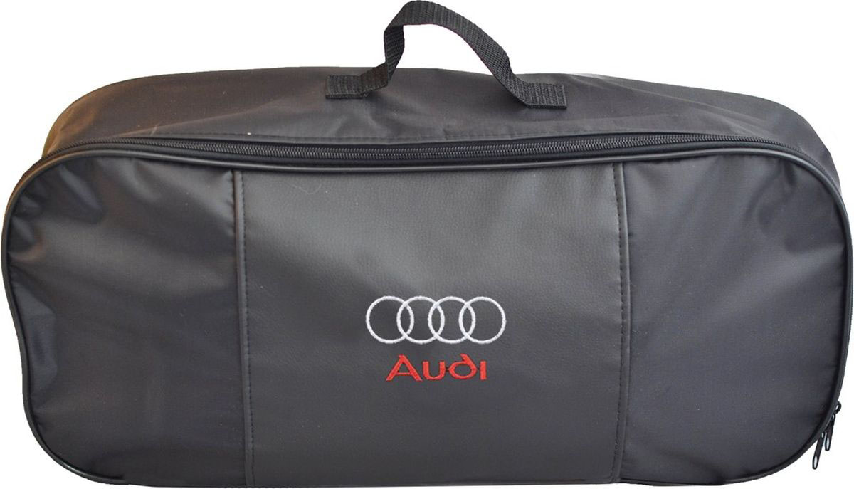 Автосумка аварийный набор Auto Premium Audi. 6730167301 Автосумка аварийный набор Auto Premium Audi. 6730167301Сумка для набора техосмотра выполнена из прочного и износоустойчивого материла (ПВХ 600) со вставкой из экокожи и вышивкой. Размер сумки 47х21х13 идеально подходит для хранения огнетушителя, знака аварийной остановки, буксировочного троса и т.п.