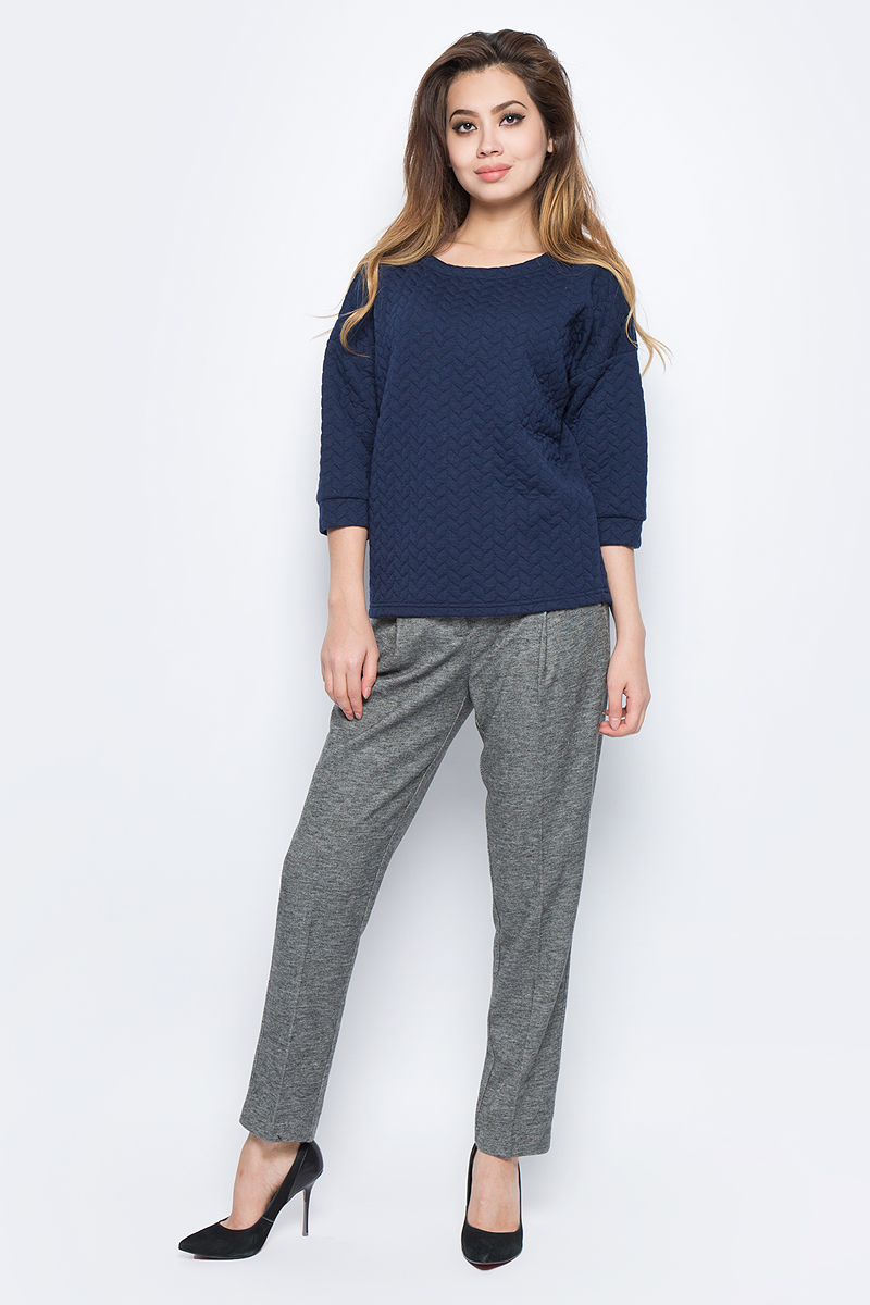 Свитшот женский Baon, цвет: синий. B117503_Dark Navy. Размер XL (50)B117503_Dark Navy Свитшот женский Baon, цвет: синий. B117503_Dark Navy. Размер XL (50)B117503_Dark NavyСтильный свитшот Baon выполнен из полиэстера с добавлением эластана. Модель свободного кроя с круглым вырезом горловины и рукавами 3/4. Свитшот оформлен фактурным узором.