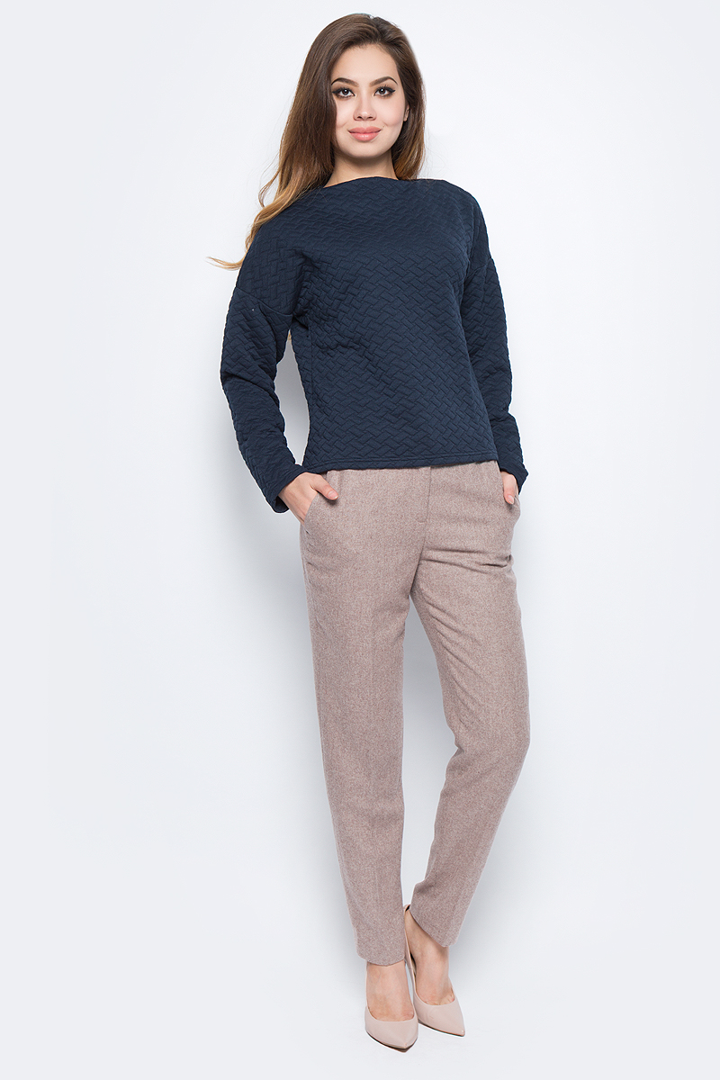 Свитшот женский Baon, цвет: синий. B117504_Dark Navy. Размер S (44)B117504_Dark Navy Свитшот женский Baon, цвет: синий. B117504_Dark Navy. Размер S (44)B117504_Dark NavyСтильный свитшот Baon выполнен из полиэстера с добавлением вискозы и эластана. Модель свободного кроя с вырезом горловины лодочка и длинными рукавами. Изделие оформлено фактурным узором.