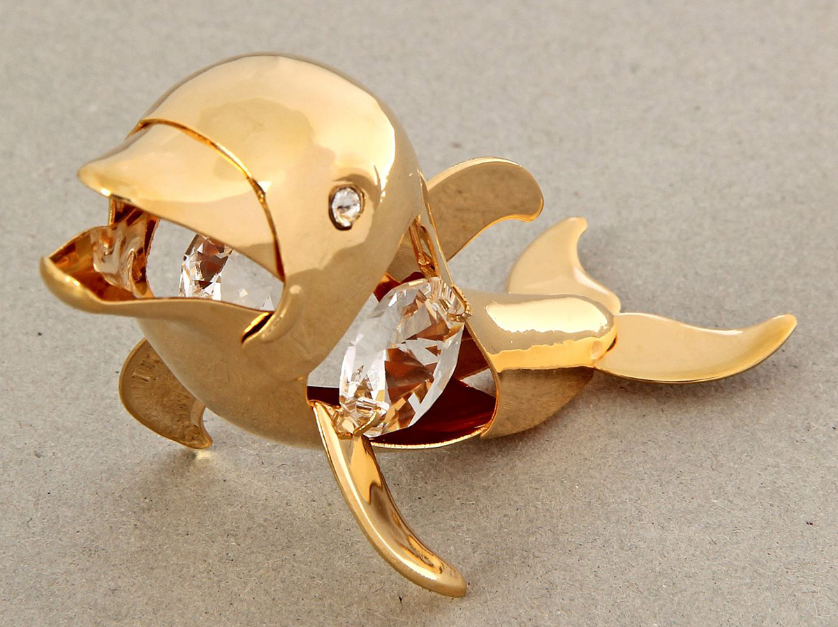 Миниатюра Swarovski Elements Дельфин, с кристаллами Сваровски, 8 х 3 х 5 см1386015 Миниатюра Swarovski Elements Дельфин, с кристаллами Сваровски, 8 х 3 х 5 см1386015Перед вами — сувенир в полном смысле этого слова. И главная его задача — хранить воспоминание о месте, где вы побывали, или о том человеке, который подарил данный предмет. Преподнесите эту вещь своему другу, и она станет достойным украшением его дома.