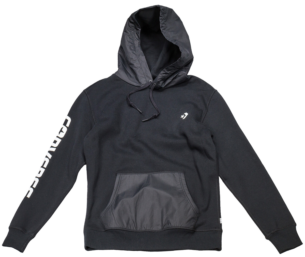 Толстовка мужская Converse Converse Mixed Media Pullover Hoodie, цвет: черный, серый. 10004640001. Размер XL (52)10004640001 Толстовка мужская Converse Converse Mixed Media Pullover Hoodie, цвет: черный, серый. 10004640001. Размер XL (52)10004640001Стильная и уютная мужская толстовка Converse, изготовленная из хлопка, мягкая и приятная на ощупь, обладает хорошей гигроскопичностью и позволяет коже дышать. Модель с капюшоном и длинными рукавами не сковывает движений и обеспечивает наибольший комфорт. Объем капюшона регулируется при помощи шнурка-кулиски. Манжеты рукавов и низ толстовки оснащены эластичными резинками. Спереди толстовка дополнена накладными карманами.Эта толстовка - настоящее воплощение комфорта, он послужит отличным дополнением к вашему гардеробу. В ней вы будете чувствовать себя уютно и уверенно.