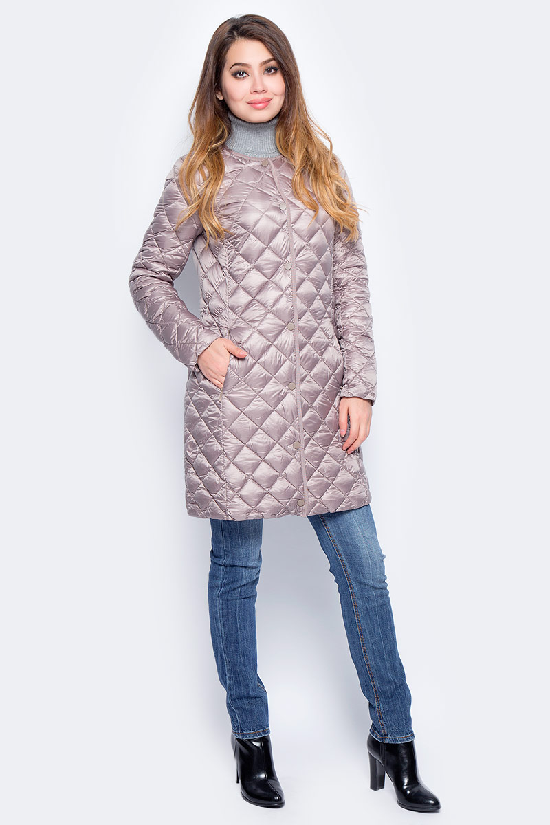 Пуховик женский Baon, цвет: коричневый. B017702_Pine. Размер L (48)B017702_Pine Пуховик женский Baon, цвет: коричневый. B017702_Pine. Размер L (48)B017702_PineЖенский стеганый пуховик Baon изготовлен из водоотталкивающей и ветрозащитной ткани. В качестве утеплителя используются пух и перо. Удлиненная модель слегка приталенного силуэта застегивается на кнопки. Спереди расположены два прорезных кармана. Такой стильный и уютный пуховик займет достойное место в вашем гардеробе.