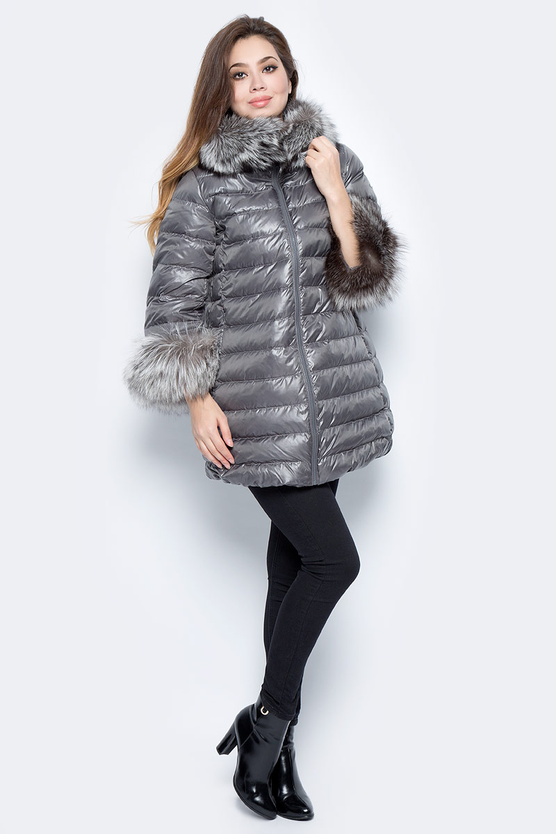Пуховик женский Baon, цвет: серый. B007553_Cold Castle Stone. Размер S (44)B007553_Cold Castle Stone Пуховик женский Baon, цвет: серый. B007553_Cold Castle Stone. Размер S (44)B007553_Cold Castle StoneСтильный женский пуховик Baon выполнен из прочного полиэстера. Наполнитель - натуральный пух и перо. Модель с рукавами длиной 3/4 застегивается на застежку-молнию. Воротник и рукава отделаны натуральным мехом чернобурки. Изделие дополнено двумя втачными карманами.