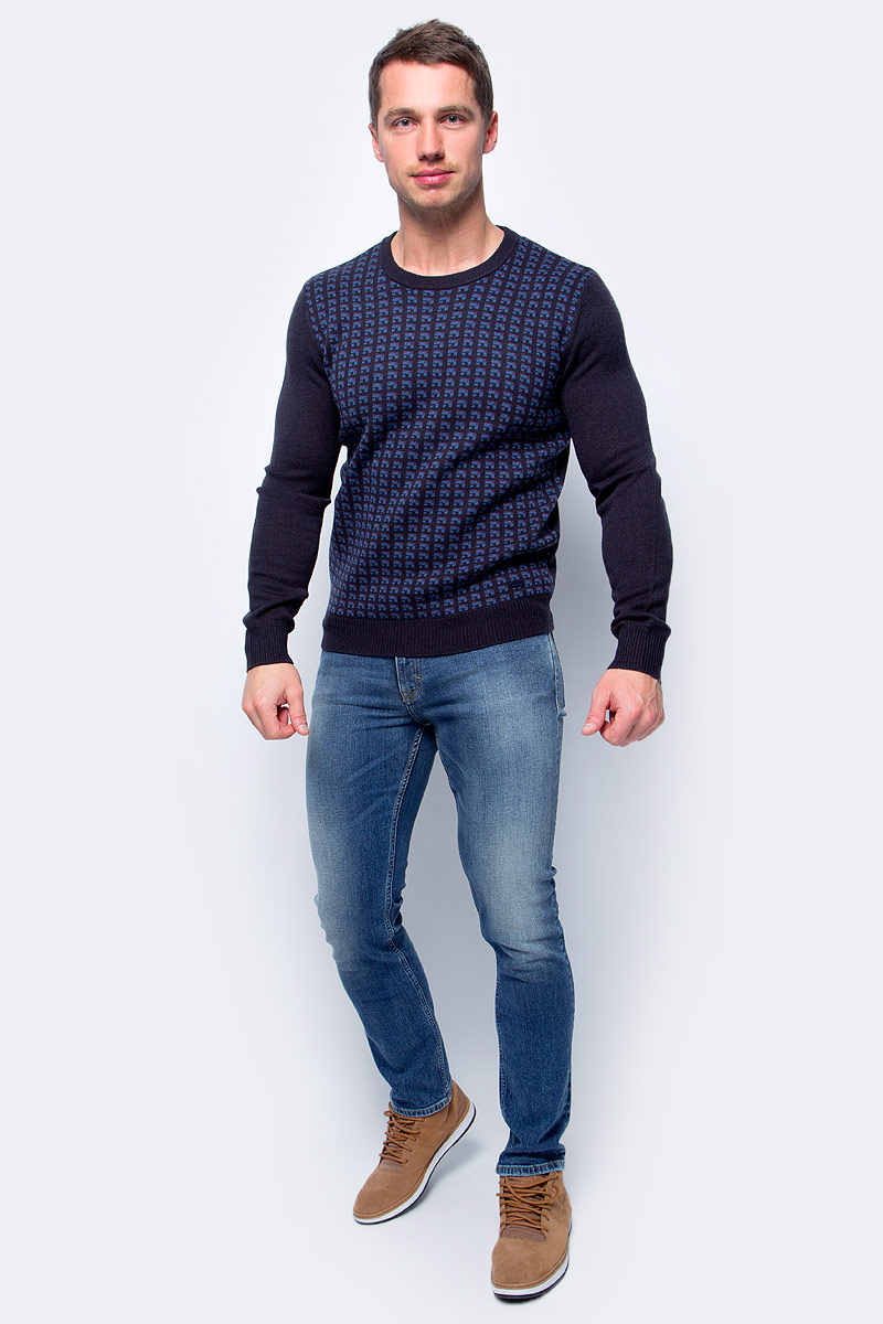 Джемпер мужской Baon, цвет: синий. B637522_Deep Navy. Размер M (48)B637522_Deep Navy Джемпер мужской Baon, цвет: синий. B637522_Deep Navy. Размер M (48)B637522_Deep NavyМужской джемпер Baon станет стильным дополнением к вашему гардеробу. Он изготовлен из мягкого и приятного на ощупь материала, не стесняет движений, позволяет коже дышать. Модель с круглым вырезом горловины и длинными рукавами оформлена оригинальным орнаментом. Манжеты и низ изделия связаны резинкой. Джемпер - идеальный вариант для создания образа в стиле Casual. Он подарит вам комфорт в течение всего дня!