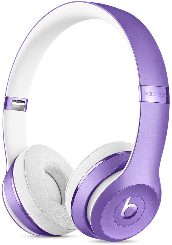 Beats Solo3 Wireless, Ultra Violet беспроводные наушникиMP132ZE/A Beats Solo3 Wireless, Ultra Violet беспроводные наушникиMP132ZE/AНаушники Beats Solo3 могут работать до 40 часов без подзарядки, чтобы вы могли пользоваться ими каждый день. 5-минутной зарядки Fast Fuel хватит ещё на 3 часа воспроизведения. Фирменное звучание Beats в наушниках с технологией Bluetooth класса 1 будет сопровождать вас повсюду - куда бы вы ни отправились. Расположение чашек с мягкими амбушюрами можно регулировать - вы сможете носить их целый день.Беспроводные наушники готовы к работе в любой момент. Включите их и поднесите к своему iPhone - они мгновенно подключатся к нему, а заодно и к вашим Apple Watch, iPad и Mac. В Solo3 с технологией Bluetooth класса 1 вы сможете слушать музыку где бы вы ни были.Неотъемлемая черта Beats Solo3 - знаменитое звучание Beats. Точная настройка акустической системы обеспечивает чистое сбалансированное звучание в широком диапазоне. Мягкие удобные чашки блокируют внешние шумы и позволяют вам услышать все оттенки любимой музыки.В беспроводных наушниках с энергоэффективным процессором Apple W1 вы сможете слушать музыку до 40 часов без подзарядки. 5-минутной подзарядки Fast Fuel вам хватит ещё на 3 часа работы - слушайте музыку практически без остановки. Встроенные элементы управления и сдвоенные микрофоны направленного действия позволяют отвечать на звонки, управлять воспроизведением, регулировать громкость и общаться с Siri - куда бы вы ни отправились.Дизайн Beats Solo3 выдержан в характерном для линейки стиле - выразительном и минималистичном. Расположение чашек с мягкими амбушюрами можно регулировать - вы сможете носить их целый день. Стремительные изгибы, отсутствие видимых винтов и вращающиеся амбушюры дополняют естественную посадку этих наушников, эргономичная конструкция которых рассчитана на обеспечение оптимального комфорта и качества звучания.
