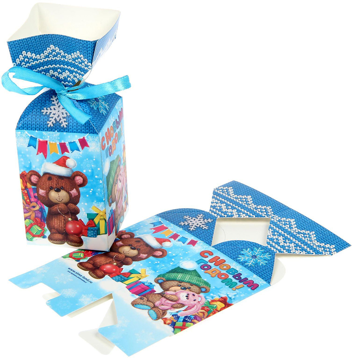 Коробка сборная фигурная Sima-land Новогодние подарки, 8,5 х 4,5 х 4,5 см1371662 Коробка сборная фигурная Sima-land Новогодние подарки, 8,5 х 4,5 х 4,5 см1371662Любой подарок начинается с упаковки. Что может быть трогательнее и волшебнее, чем ритуал разворачивания полученного презента. И именно оригинальная, со вкусом выбранная упаковка выделит ваш подарок из массы других. Она продемонстрирует самые теплые чувства к виновнику торжества и создаст сказочную атмосферу праздника.