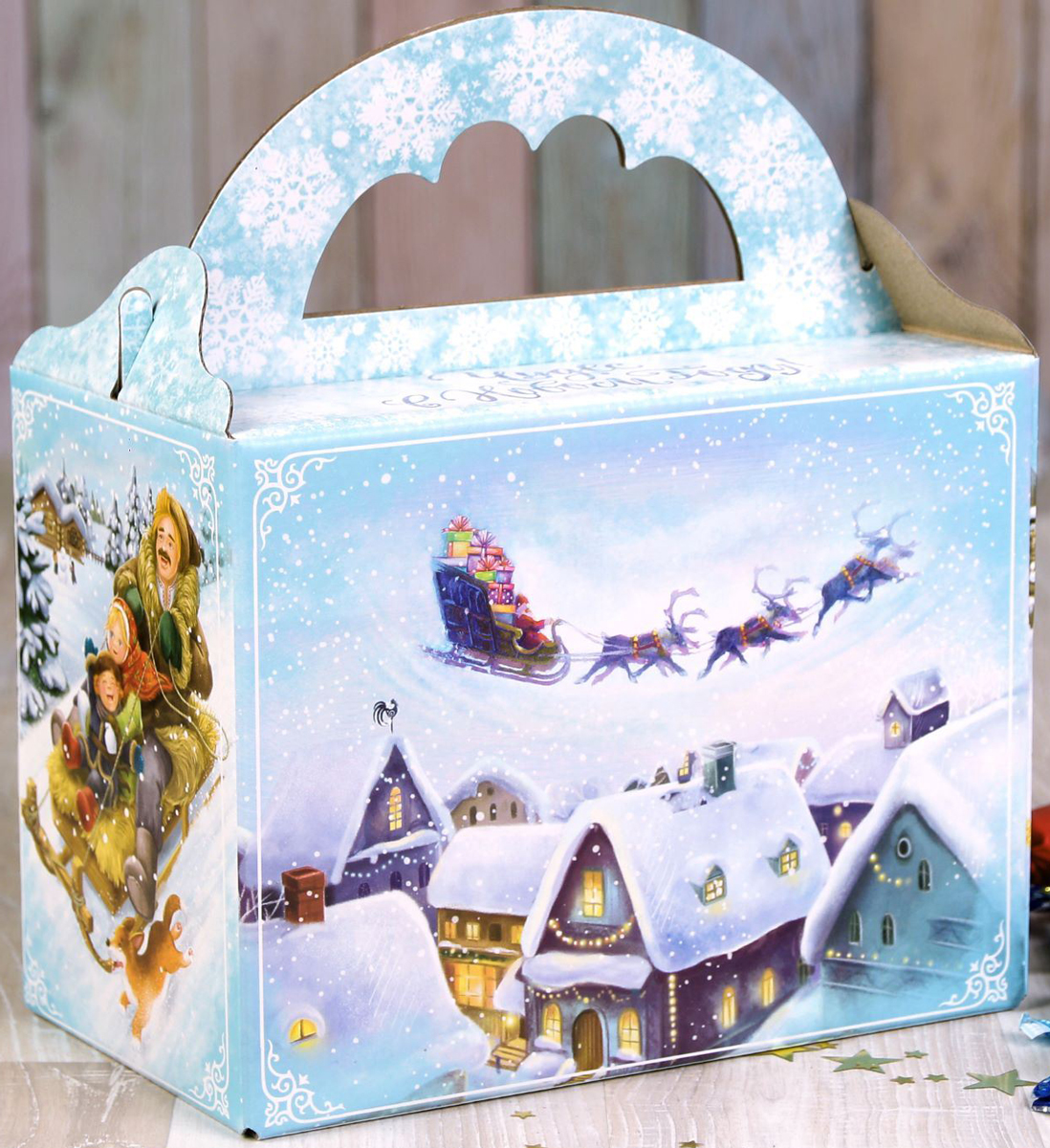Коробка складная Дарите счастье Зимние деньки, 21 х 12 х 16 см2482946 Коробка складная Дарите счастье Зимние деньки, 21 х 12 х 16 см2482946Любой подарок начинается с упаковки. Что может быть трогательнее и волшебнее, чем ритуал разворачивания полученного презента. И именно оригинальная, со вкусом выбранная упаковка выделит ваш подарок из массы других. Она продемонстрирует самые теплые чувства к виновнику торжества и создаст сказочную атмосферу праздника.