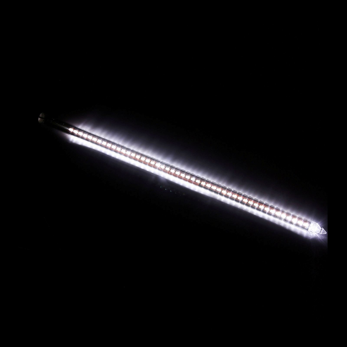 Светодиодная сосулька Luazon Тающая, длина 0,8 м, диаметр 2 см, LED 48 ламп, 220V, цвет: белый678024 Светодиодная сосулька Luazon Тающая, длина 0,8 м, диаметр 2 см, LED 48 ламп, 220V, цвет: белый678024Светодиодные гирлянды, ленты и т.д — это отличный вариант для новогоднего оформления интерьера или фасада. С их помощью помещение любого размера можно превратить в праздничный зал, а внешние элементы зданий, украшенные ими, мгновенно станут напоминать очертания сказочного дворца. Такие украшения создают ауру предвкушения чуда. Деревья, фасады, витрины, окна и арки будто специально созданы, чтобы вы украсили их светящимися нитями.