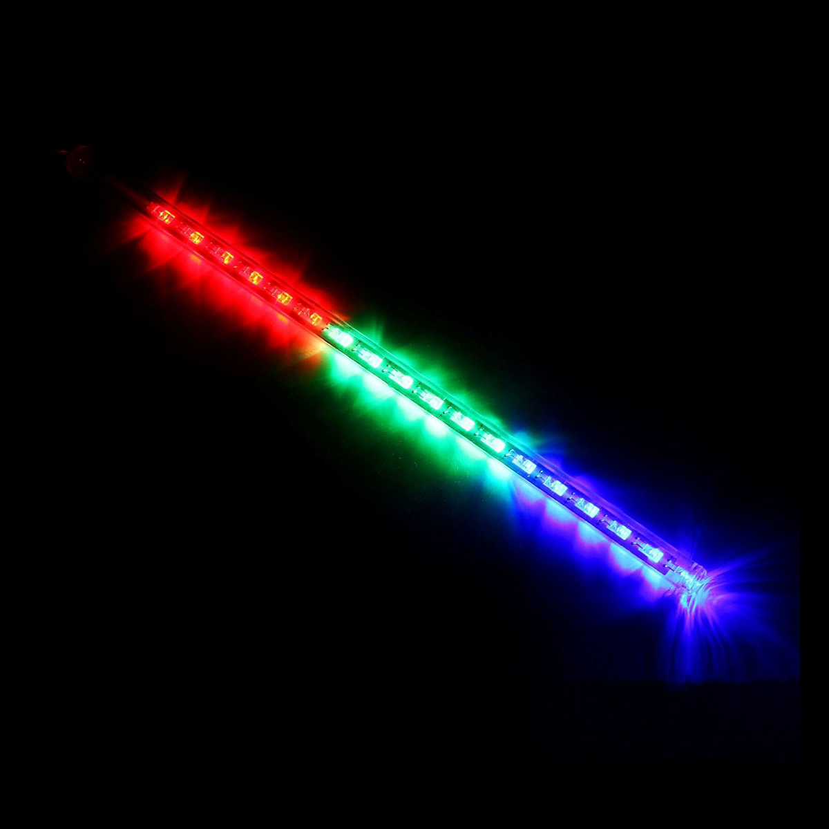 Светодиодная сосулька Luazon Тающая, длина 0,3 м, диаметр 2 см, LED 18 ламп, 220V, цвет: мультиколор678890 Светодиодная сосулька Luazon Тающая, длина 0,3 м, диаметр 2 см, LED 18 ламп, 220V, цвет: мультиколор678890Светодиодные гирлянды, ленты и т.д — это отличный вариант для новогоднего оформления интерьера или фасада. С их помощью помещение любого размера можно превратить в праздничный зал, а внешние элементы зданий, украшенные ими, мгновенно станут напоминать очертания сказочного дворца. Такие украшения создают ауру предвкушения чуда. Деревья, фасады, витрины, окна и арки будто специально созданы, чтобы вы украсили их светящимися нитями.