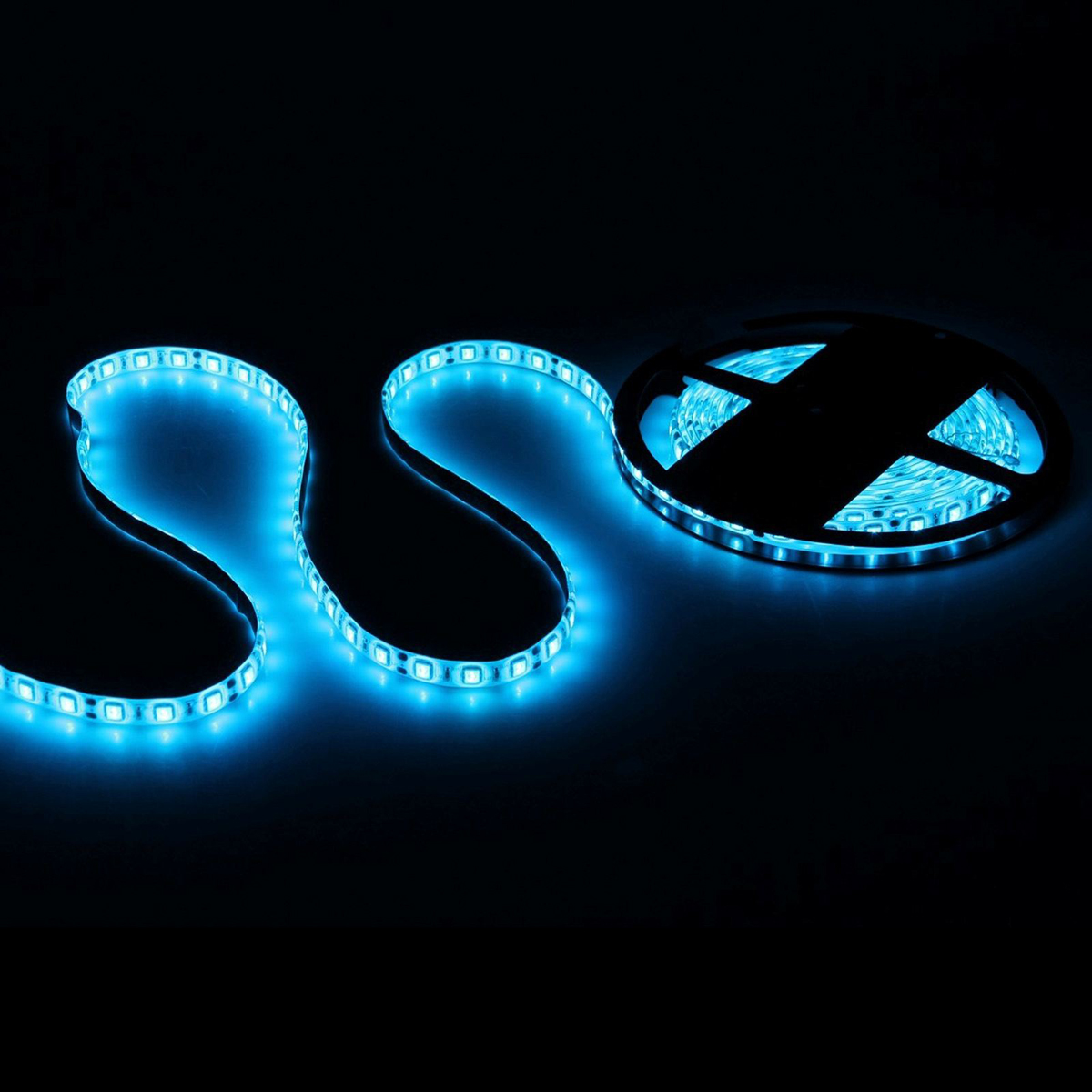 Светодиодная лента Sima-land, 12В, SMD3528, длина 5 м, IP65, 120 LED ламп, 9.6 Вт/м, 6-7 Лм/1 LED, DC, цвет: синий. 848545848545 Светодиодная лента Sima-land, 12В, SMD3528, длина 5 м, IP65, 120 LED ламп, 9.6 Вт/м, 6-7 Лм/1 LED, DC, цвет: синий. 848545848545Светодиодные гирлянды, ленты и т.д — это отличный вариант для новогоднего оформления интерьера или фасада. С их помощью помещение любого размера можно превратить в праздничный зал, а внешние элементы зданий, украшенные ими, мгновенно станут напоминать очертания сказочного дворца. Такие украшения создают ауру предвкушения чуда. Деревья, фасады, витрины, окна и арки будто специально созданы, чтобы вы украсили их светящимися нитями.