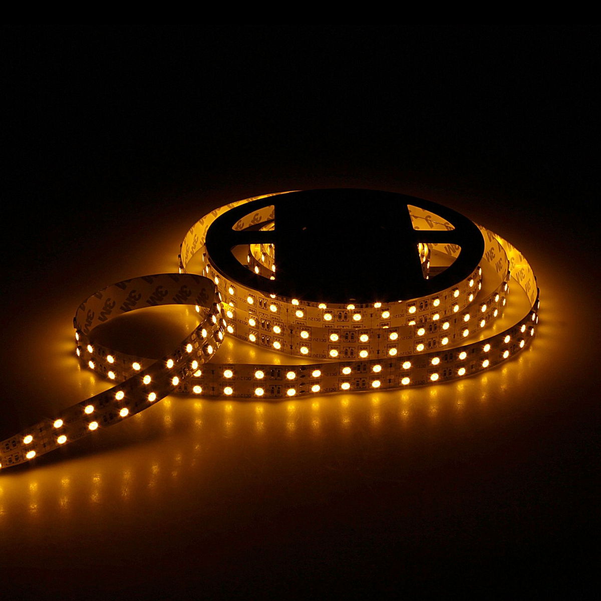 Светодиодная лента Sima-land, 12В, SMD5050, длина 5 м, IP33, 120 LED ламп, 28.8 Вт/м, 10-12 Лм/1 LED, DC, цвет: желтый848554 Светодиодная лента Sima-land, 12В, SMD5050, длина 5 м, IP33, 120 LED ламп, 28.8 Вт/м, 10-12 Лм/1 LED, DC, цвет: желтый848554Светодиодные гирлянды, ленты и т.д — это отличный вариант для новогоднего оформления интерьера или фасада. С их помощью помещение любого размера можно превратить в праздничный зал, а внешние элементы зданий, украшенные ими, мгновенно станут напоминать очертания сказочного дворца. Такие украшения создают ауру предвкушения чуда. Деревья, фасады, витрины, окна и арки будто специально созданы, чтобы вы украсили их светящимися нитями.