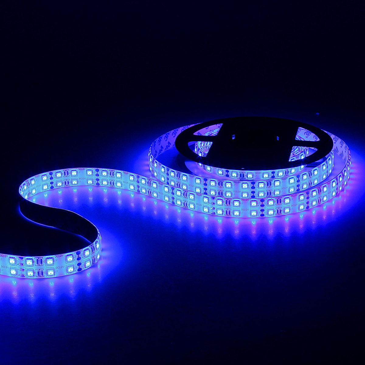 Светодиодная лента Sima-land, 12В, SMD5050, длина 5 м, IP65, 120 LED ламп, 28.8 Вт/м, 10-12 Лм/1 LED, DC, цвет: синий848559 Светодиодная лента Sima-land, 12В, SMD5050, длина 5 м, IP65, 120 LED ламп, 28.8 Вт/м, 10-12 Лм/1 LED, DC, цвет: синий848559Светодиодные гирлянды, ленты и т.д — это отличный вариант для новогоднего оформления интерьера или фасада. С их помощью помещение любого размера можно превратить в праздничный зал, а внешние элементы зданий, украшенные ими, мгновенно станут напоминать очертания сказочного дворца. Такие украшения создают ауру предвкушения чуда. Деревья, фасады, витрины, окна и арки будто специально созданы, чтобы вы украсили их светящимися нитями.