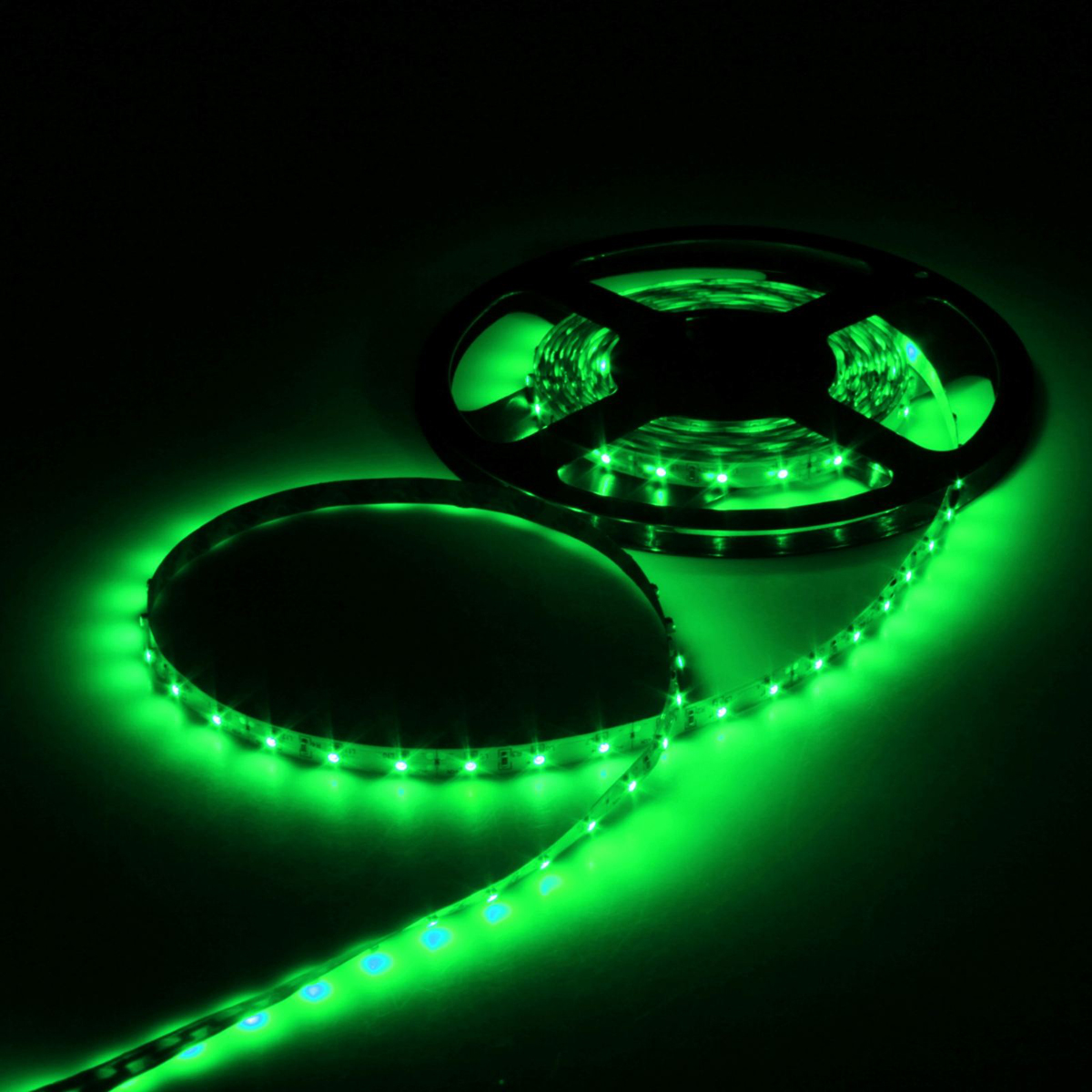 Светодиодная лента Luazon, 12В, SMD3528, длина 5 м, IP33, 60 LED ламп, 4.8 Вт/м, 6-7 Лм/1 LED, DC, цвет: зеленый883873 Светодиодная лента Luazon, 12В, SMD3528, длина 5 м, IP33, 60 LED ламп, 4.8 Вт/м, 6-7 Лм/1 LED, DC, цвет: зеленый883873Светодиодные гирлянды, ленты и т.д — это отличный вариант для новогоднего оформления интерьера или фасада. С их помощью помещение любого размера можно превратить в праздничный зал, а внешние элементы зданий, украшенные ими, мгновенно станут напоминать очертания сказочного дворца. Такие украшения создают ауру предвкушения чуда. Деревья, фасады, витрины, окна и арки будто специально созданы, чтобы вы украсили их светящимися нитями.