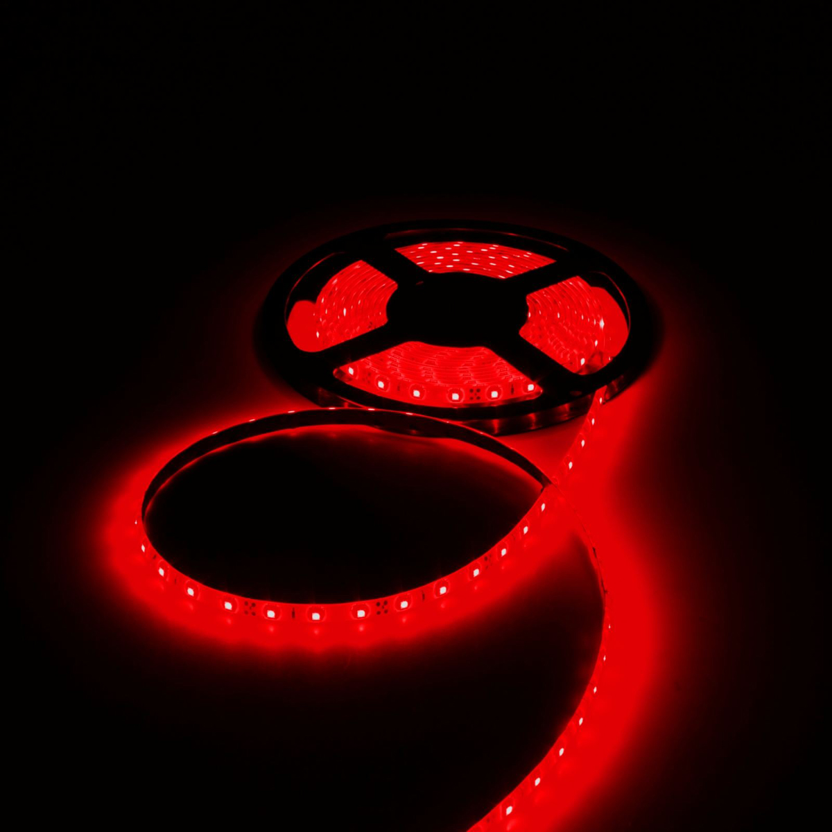 Светодиодная лента Luazon, 12В, SMD3528, длина 5 м, IP65, 60 LED ламп, 4.8 Вт/м, 6-7 Лм/1 LED, DC, цвет: красный883878 Светодиодная лента Luazon, 12В, SMD3528, длина 5 м, IP65, 60 LED ламп, 4.8 Вт/м, 6-7 Лм/1 LED, DC, цвет: красный883878Светодиодные гирлянды, ленты и т.д — это отличный вариант для новогоднего оформления интерьера или фасада. С их помощью помещение любого размера можно превратить в праздничный зал, а внешние элементы зданий, украшенные ими, мгновенно станут напоминать очертания сказочного дворца. Такие украшения создают ауру предвкушения чуда. Деревья, фасады, витрины, окна и арки будто специально созданы, чтобы вы украсили их светящимися нитями.