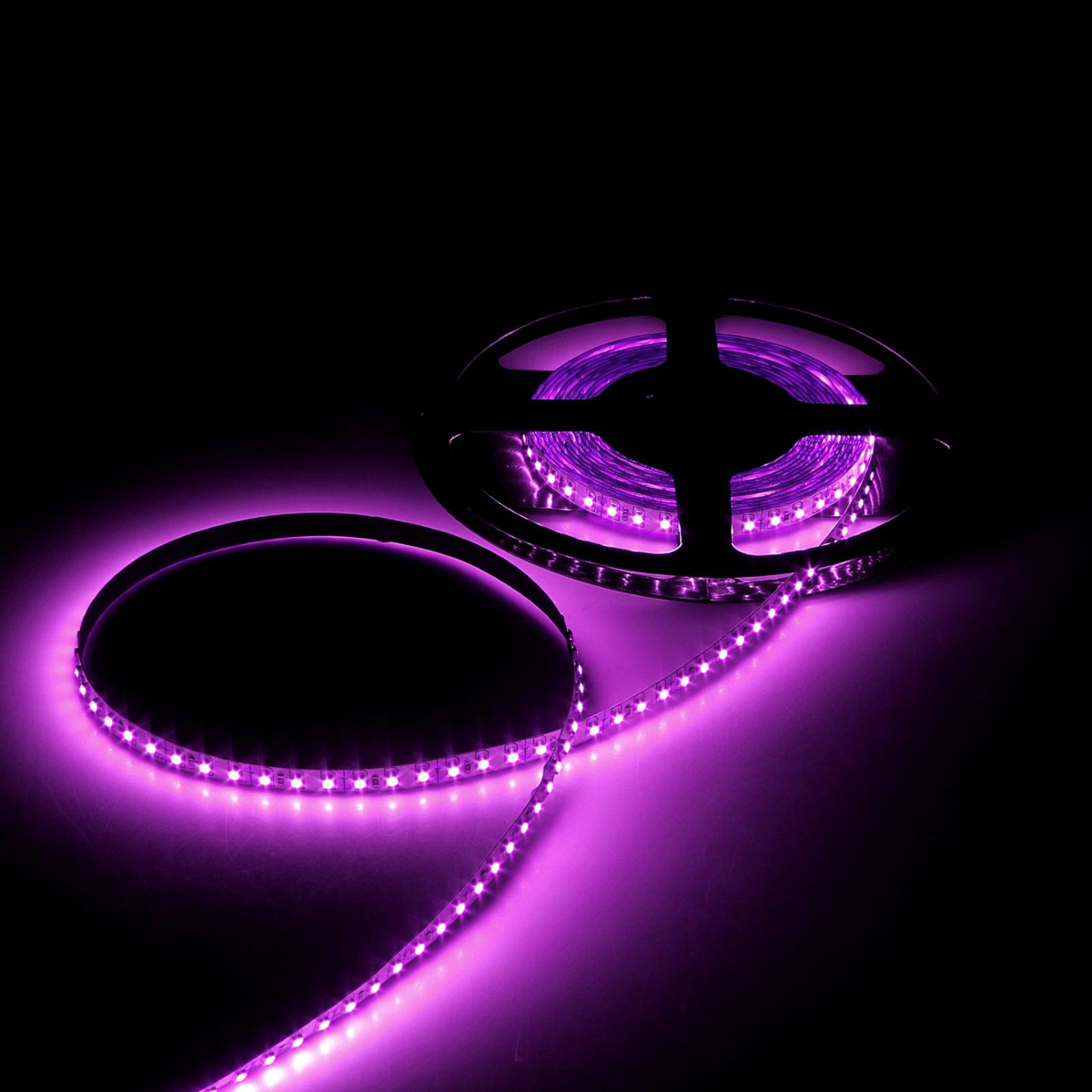 Светодиодная лента Luazon, 12В, SMD3528, длина 5 м, IP65, 120 LED ламп, 9.6 Вт/м, 6-7 Лм/1 LED, DC, цвет: фиолетовый883907 Светодиодная лента Luazon, 12В, SMD3528, длина 5 м, IP65, 120 LED ламп, 9.6 Вт/м, 6-7 Лм/1 LED, DC, цвет: фиолетовый883907Светодиодные гирлянды, ленты и т.д — это отличный вариант для новогоднего оформления интерьера или фасада. С их помощью помещение любого размера можно превратить в праздничный зал, а внешние элементы зданий, украшенные ими, мгновенно станут напоминать очертания сказочного дворца. Такие украшения создают ауру предвкушения чуда. Деревья, фасады, витрины, окна и арки будто специально созданы, чтобы вы украсили их светящимися нитями.