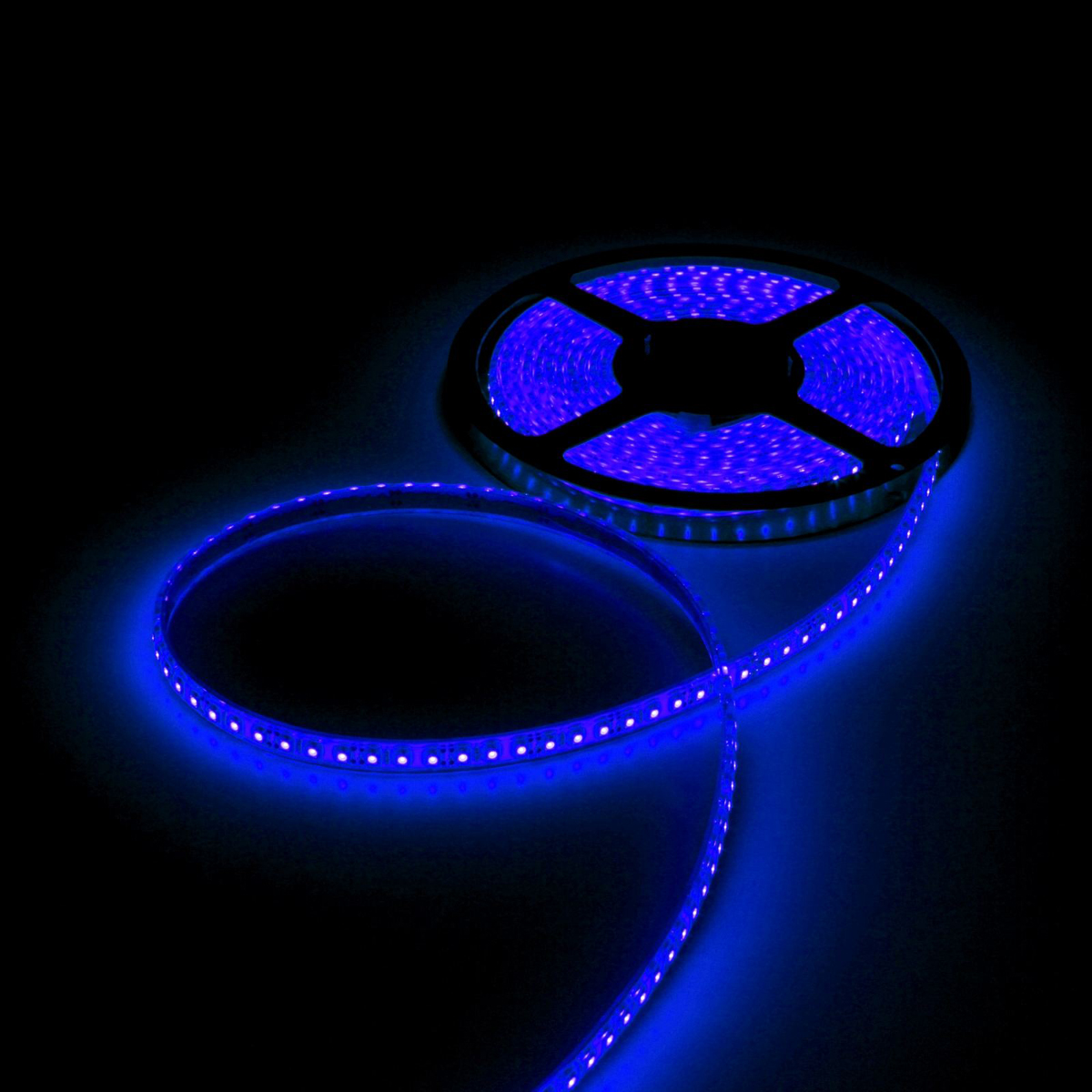 Светодиодная лента Luazon, 12В, SMD3528, длина 5 м, IP68, 120 LED ламп, 9.6 Вт/м, 6-7 Лм/1 LED, DC, цвет: синий883910 Светодиодная лента Luazon, 12В, SMD3528, длина 5 м, IP68, 120 LED ламп, 9.6 Вт/м, 6-7 Лм/1 LED, DC, цвет: синий883910Светодиодные гирлянды, ленты и т.д — это отличный вариант для новогоднего оформления интерьера или фасада. С их помощью помещение любого размера можно превратить в праздничный зал, а внешние элементы зданий, украшенные ими, мгновенно станут напоминать очертания сказочного дворца. Такие украшения создают ауру предвкушения чуда. Деревья, фасады, витрины, окна и арки будто специально созданы, чтобы вы украсили их светящимися нитями.