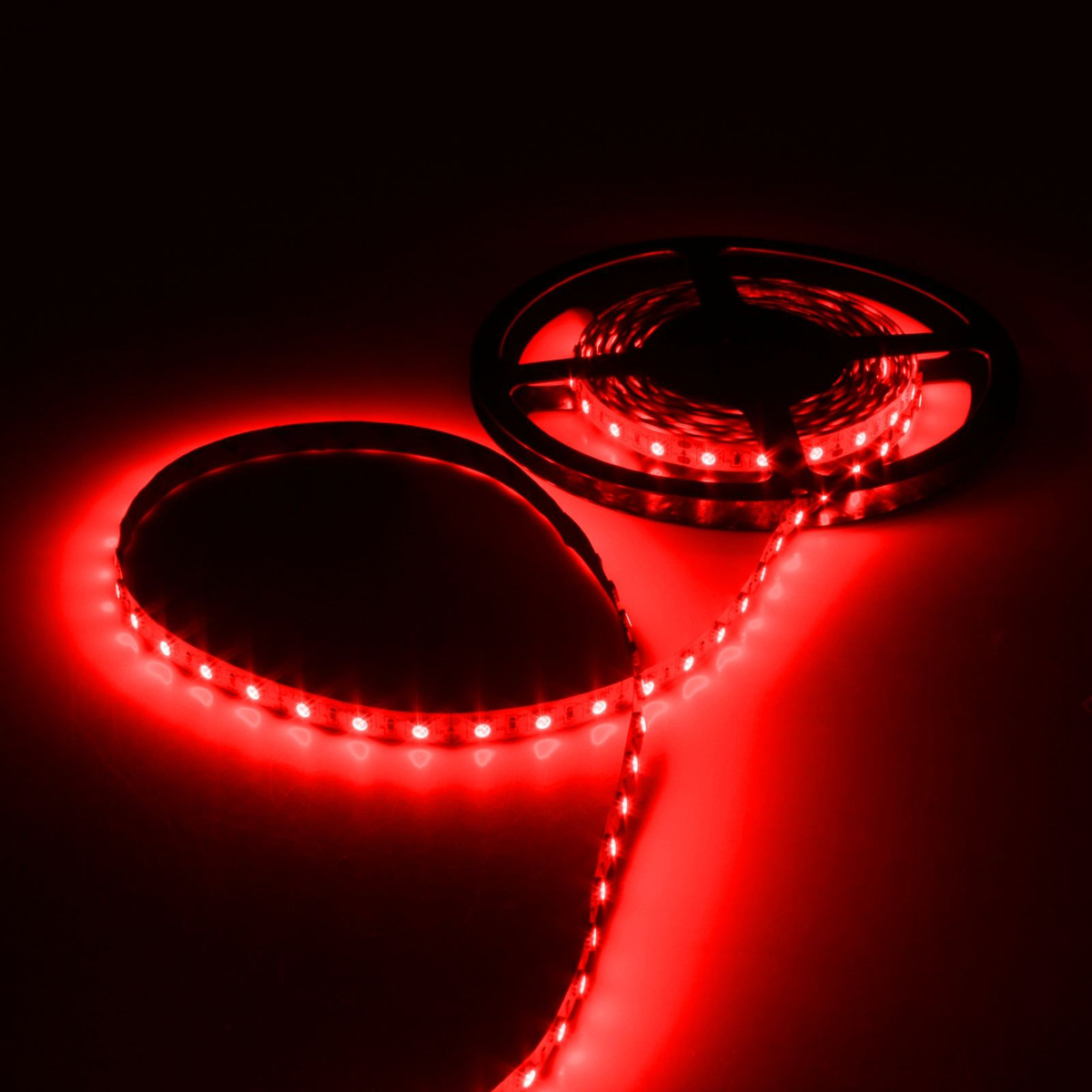 Светодиодная лента Luazon, 12В, SMD5050, длина 5 м, IP33, 60 LED ламп, 14.4 Вт/м, 14-16 Лм/1 LED, DC, цвет: красный883939 Светодиодная лента Luazon, 12В, SMD5050, длина 5 м, IP33, 60 LED ламп, 14.4 Вт/м, 14-16 Лм/1 LED, DC, цвет: красный883939Светодиодные гирлянды, ленты и т.д — это отличный вариант для новогоднего оформления интерьера или фасада. С их помощью помещение любого размера можно превратить в праздничный зал, а внешние элементы зданий, украшенные ими, мгновенно станут напоминать очертания сказочного дворца. Такие украшения создают ауру предвкушения чуда. Деревья, фасады, витрины, окна и арки будто специально созданы, чтобы вы украсили их светящимися нитями.
