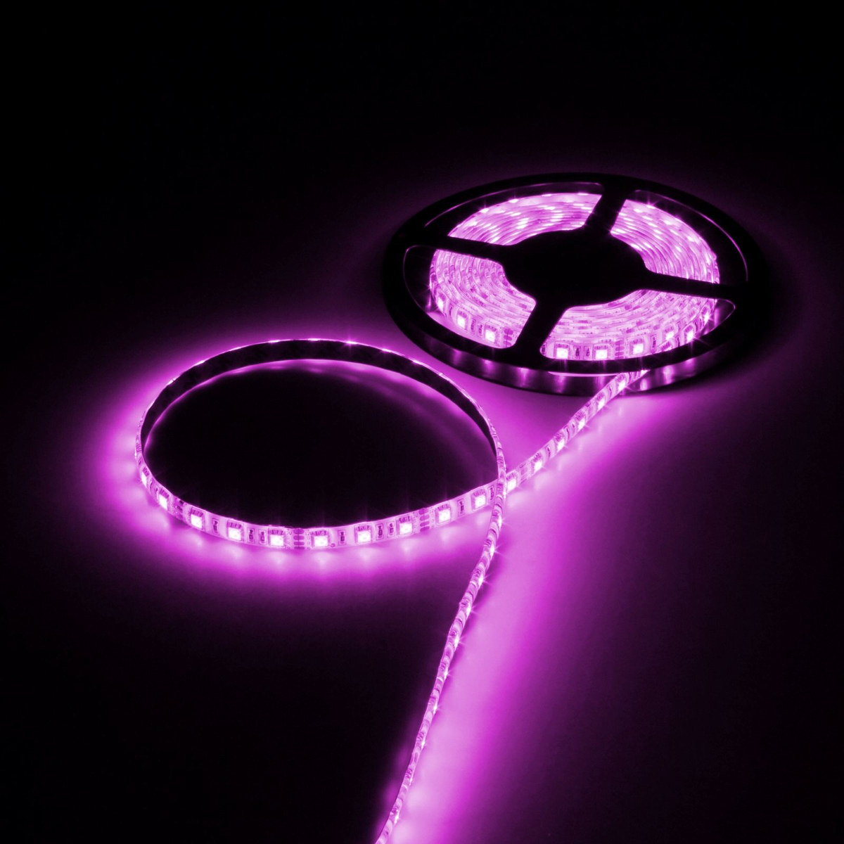Светодиодная лента Luazon, 12В, SMD5050, длина 5 м, IP65, 60 LED ламп, 14.4 Вт/м, 14-16 Лм/1 LED, DC, цвет: фиолетовый883953 Светодиодная лента Luazon, 12В, SMD5050, длина 5 м, IP65, 60 LED ламп, 14.4 Вт/м, 14-16 Лм/1 LED, DC, цвет: фиолетовый883953Светодиодные гирлянды, ленты и т.д — это отличный вариант для новогоднего оформления интерьера или фасада. С их помощью помещение любого размера можно превратить в праздничный зал, а внешние элементы зданий, украшенные ими, мгновенно станут напоминать очертания сказочного дворца. Такие украшения создают ауру предвкушения чуда. Деревья, фасады, витрины, окна и арки будто специально созданы, чтобы вы украсили их светящимися нитями.